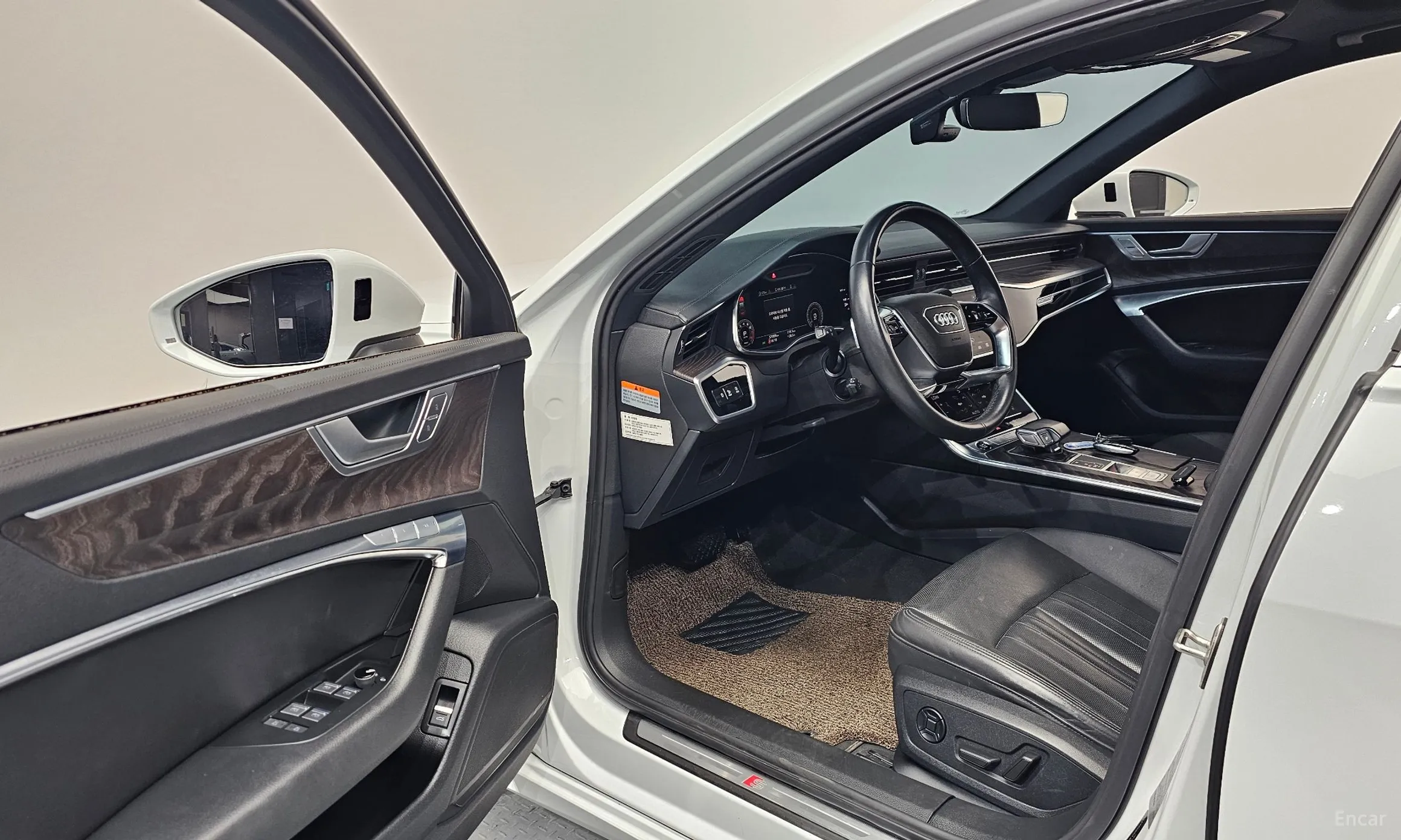 Audi A6 (C8) превью 10