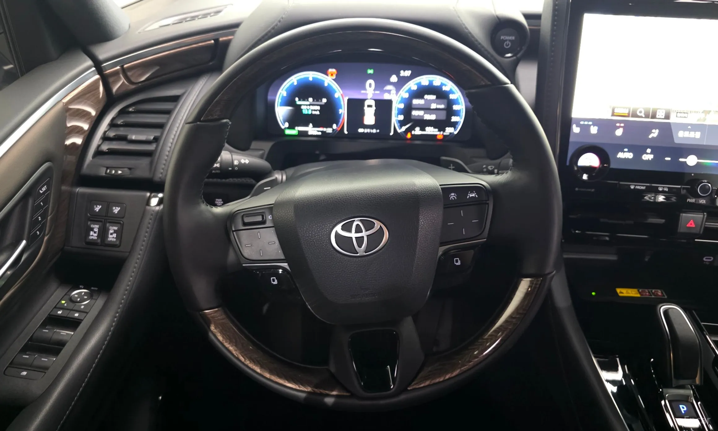 Toyota Alphard 4th Generation превью 12