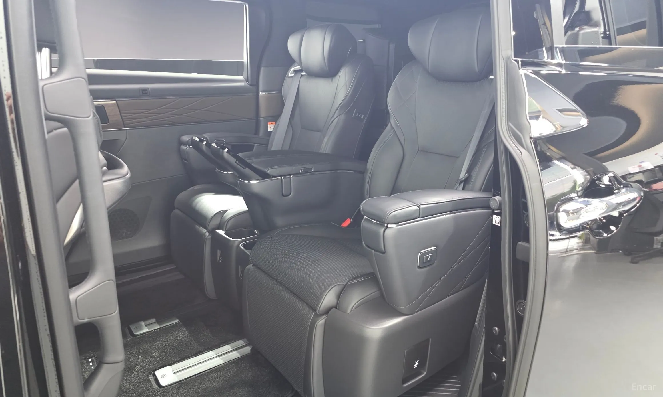 Toyota Alphard 4th Generation превью 15