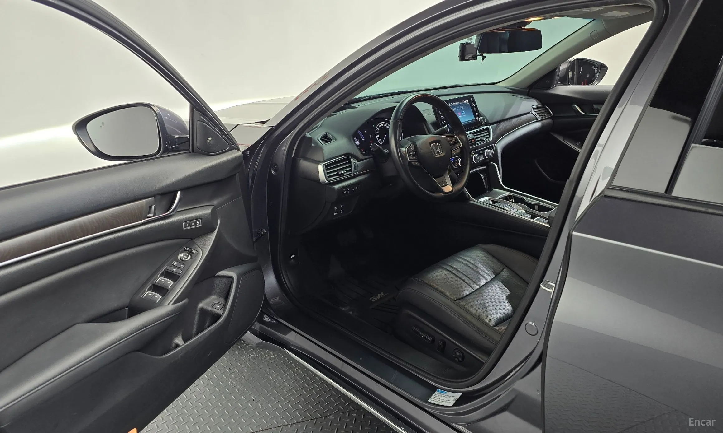 Honda Accord 10th Generation превью 10