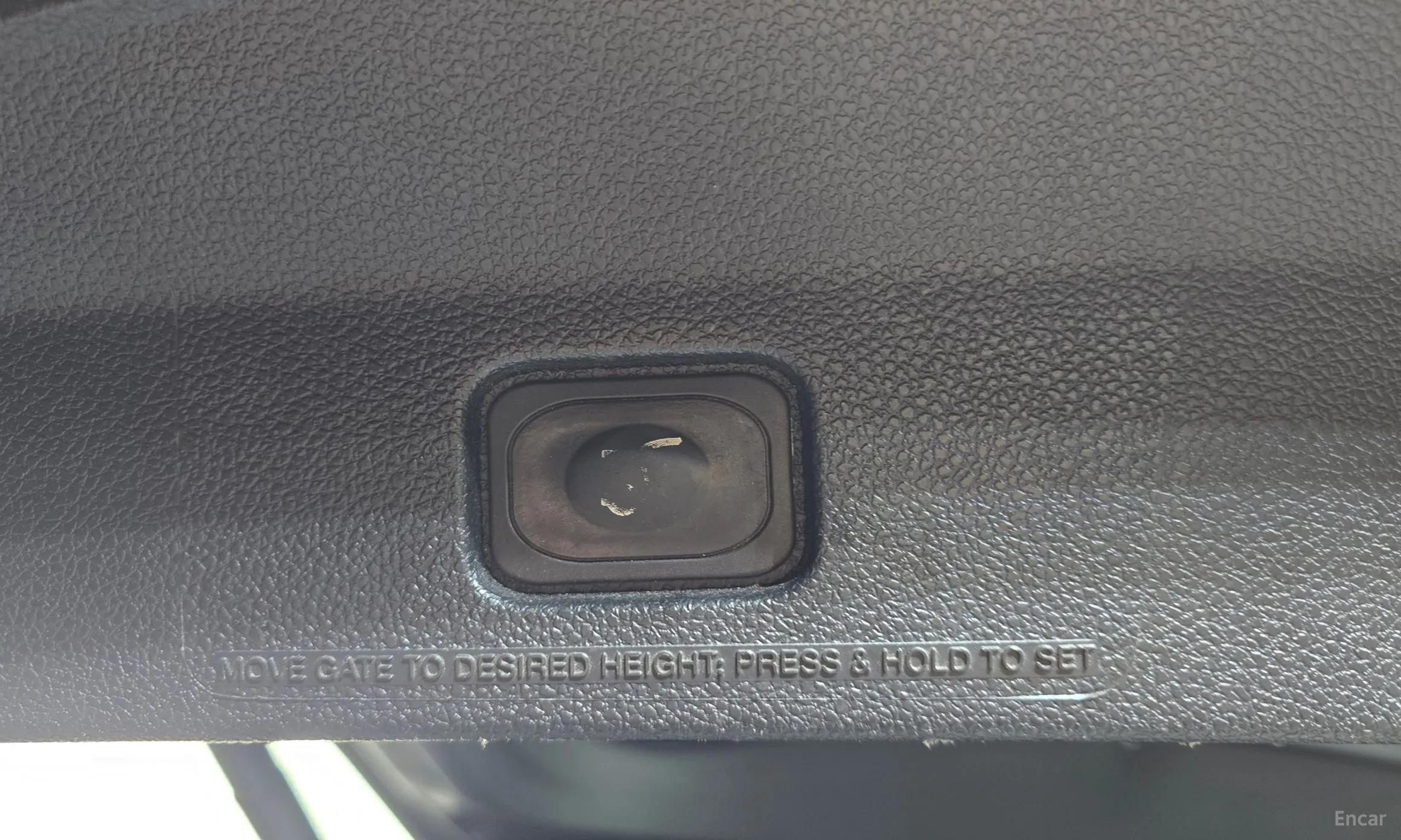 Ford Explorer превью 17