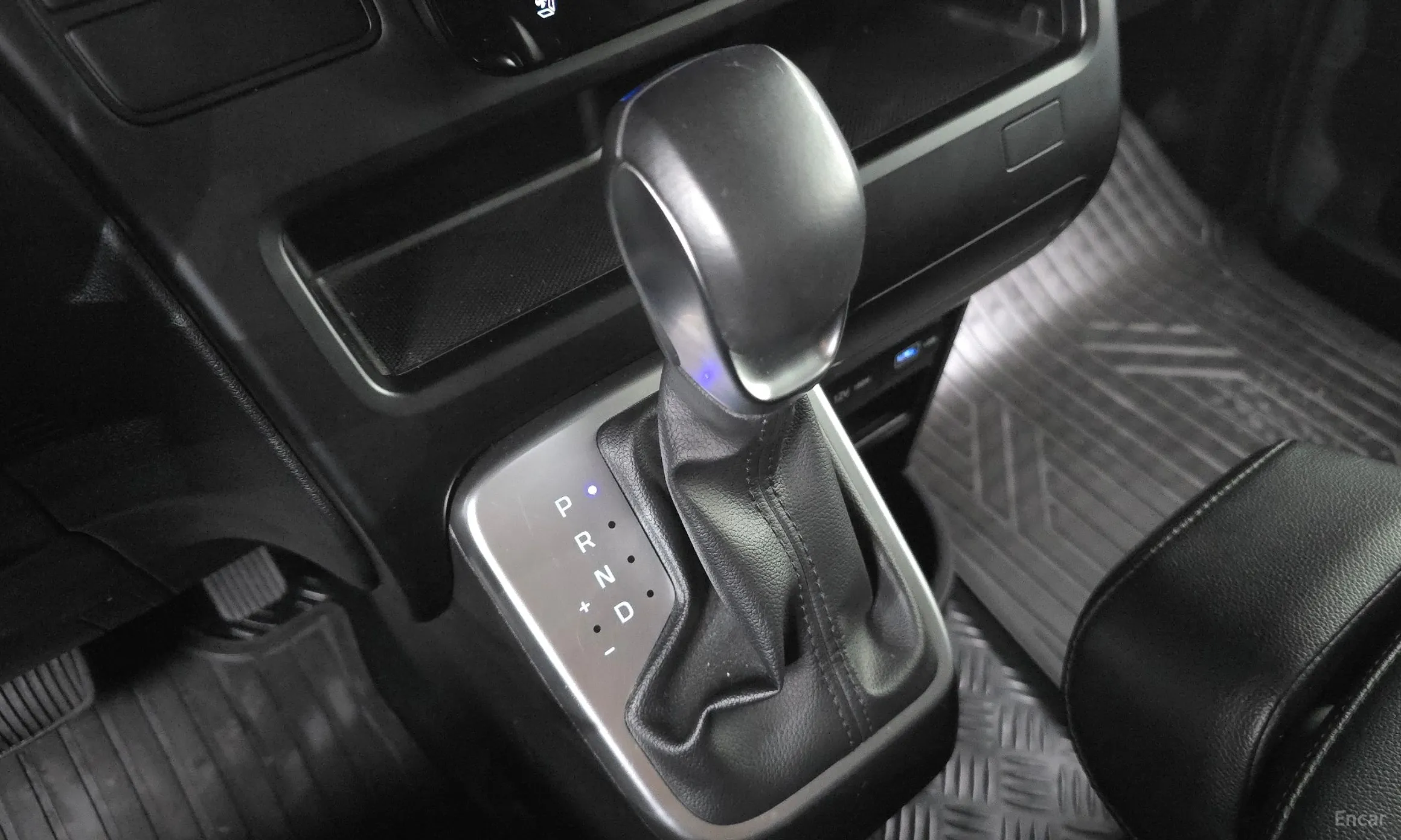 Hyundai Staria превью 9
