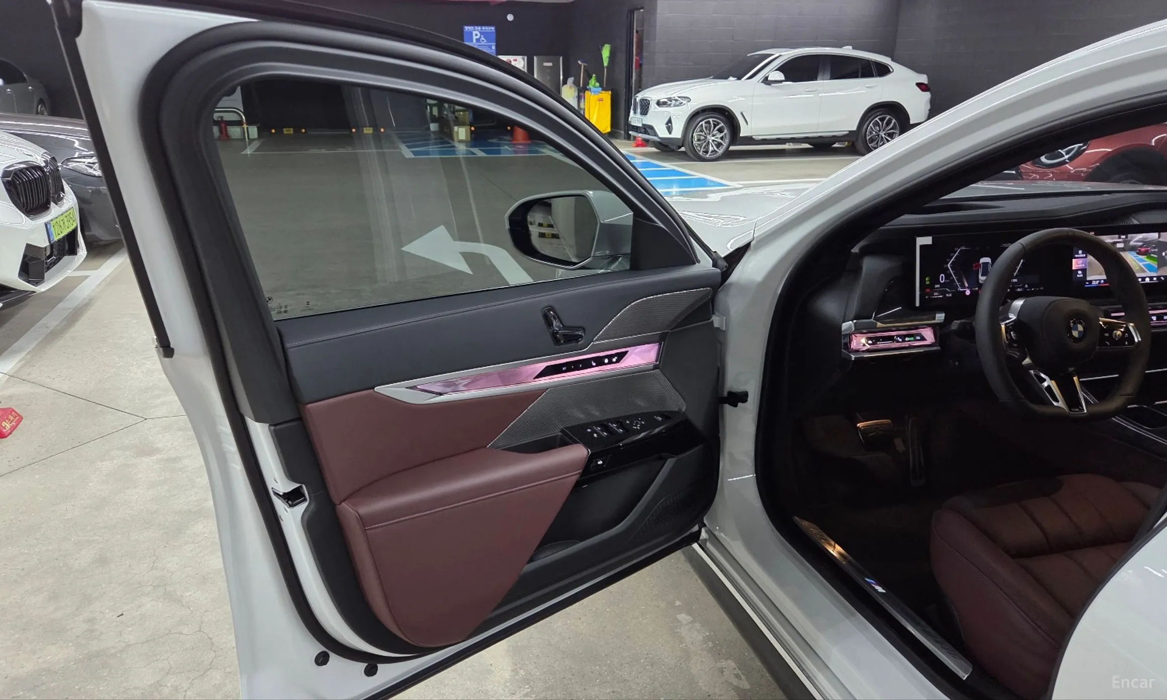 BMW 7 Series (G70) превью 17