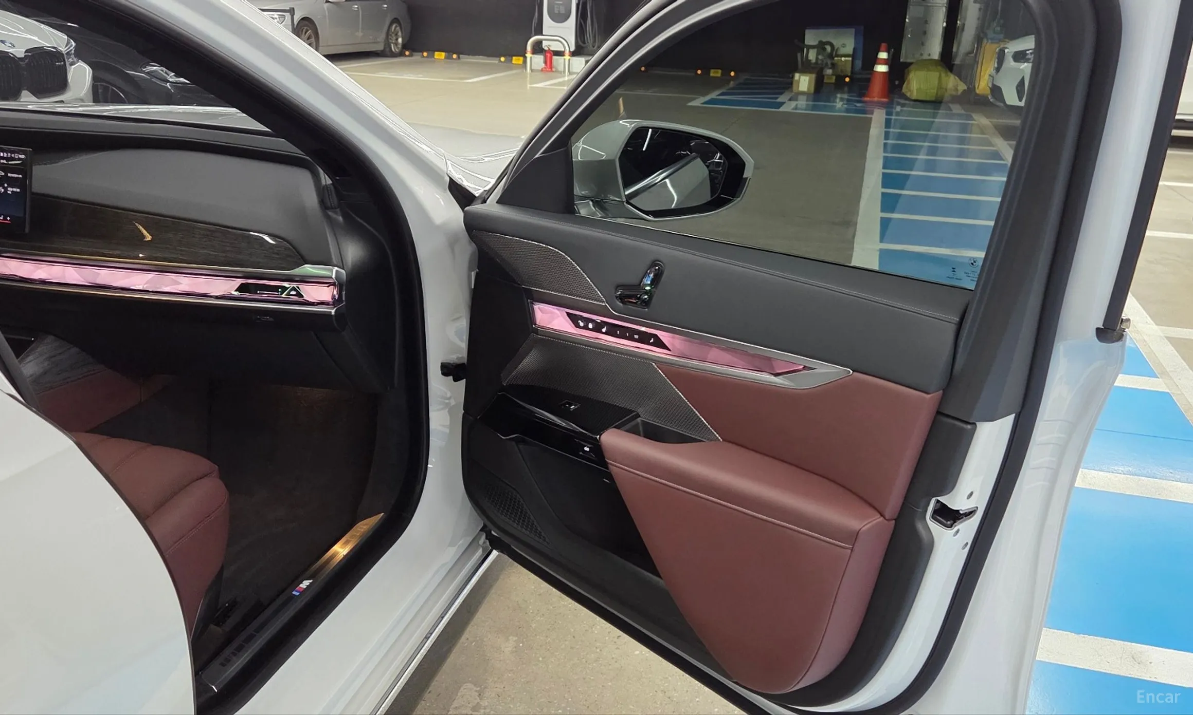BMW 7 Series (G70) превью 19