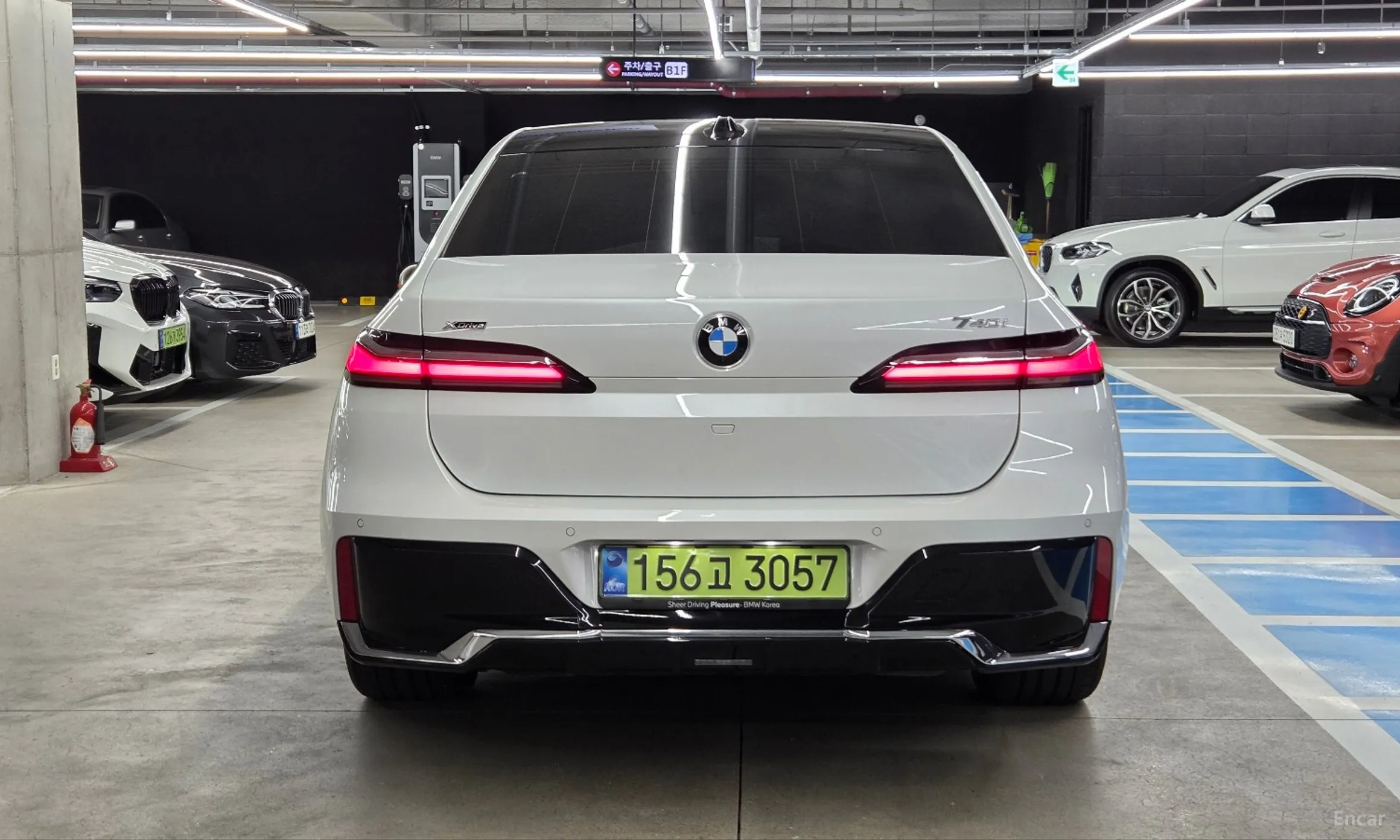 BMW 7 Series (G70) превью 4