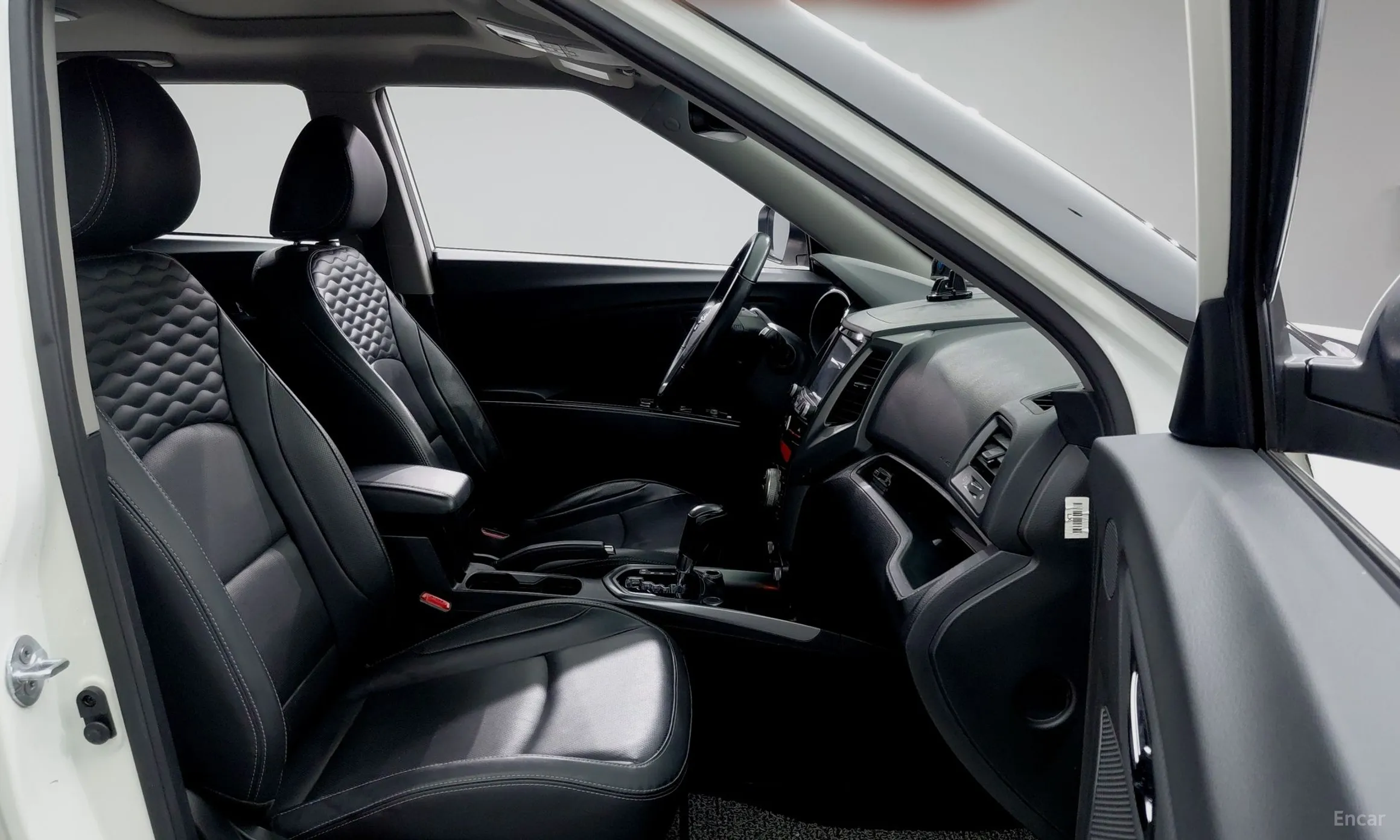 KG Mobility (SsangYong) Tivoli Armor превью 11