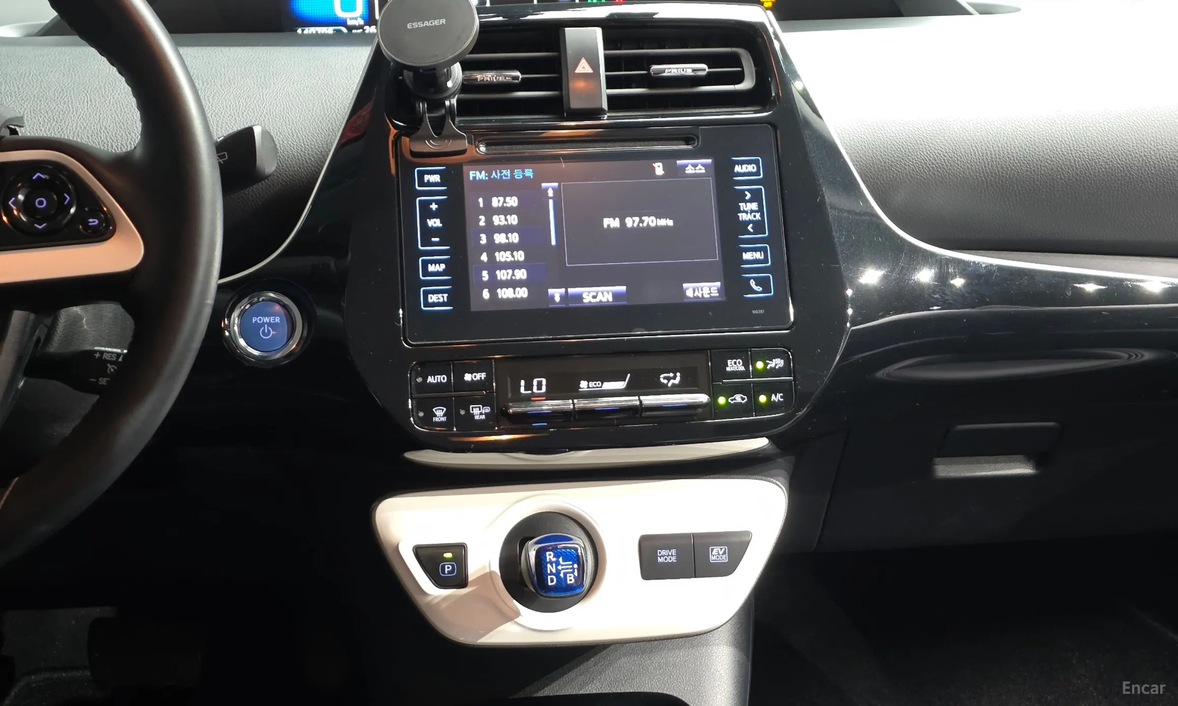 Toyota Prius 4th Generation превью 13