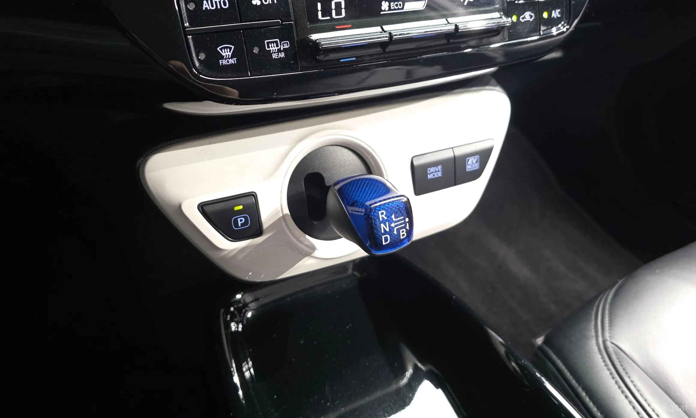 Toyota Prius 4th Generation превью 9