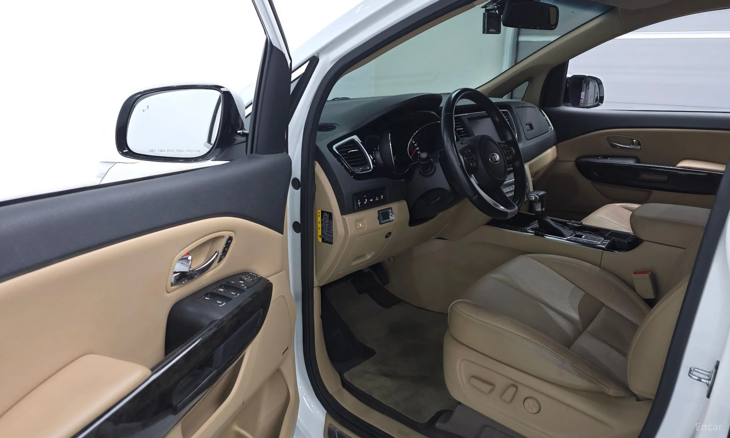 Kia Carnival превью 10