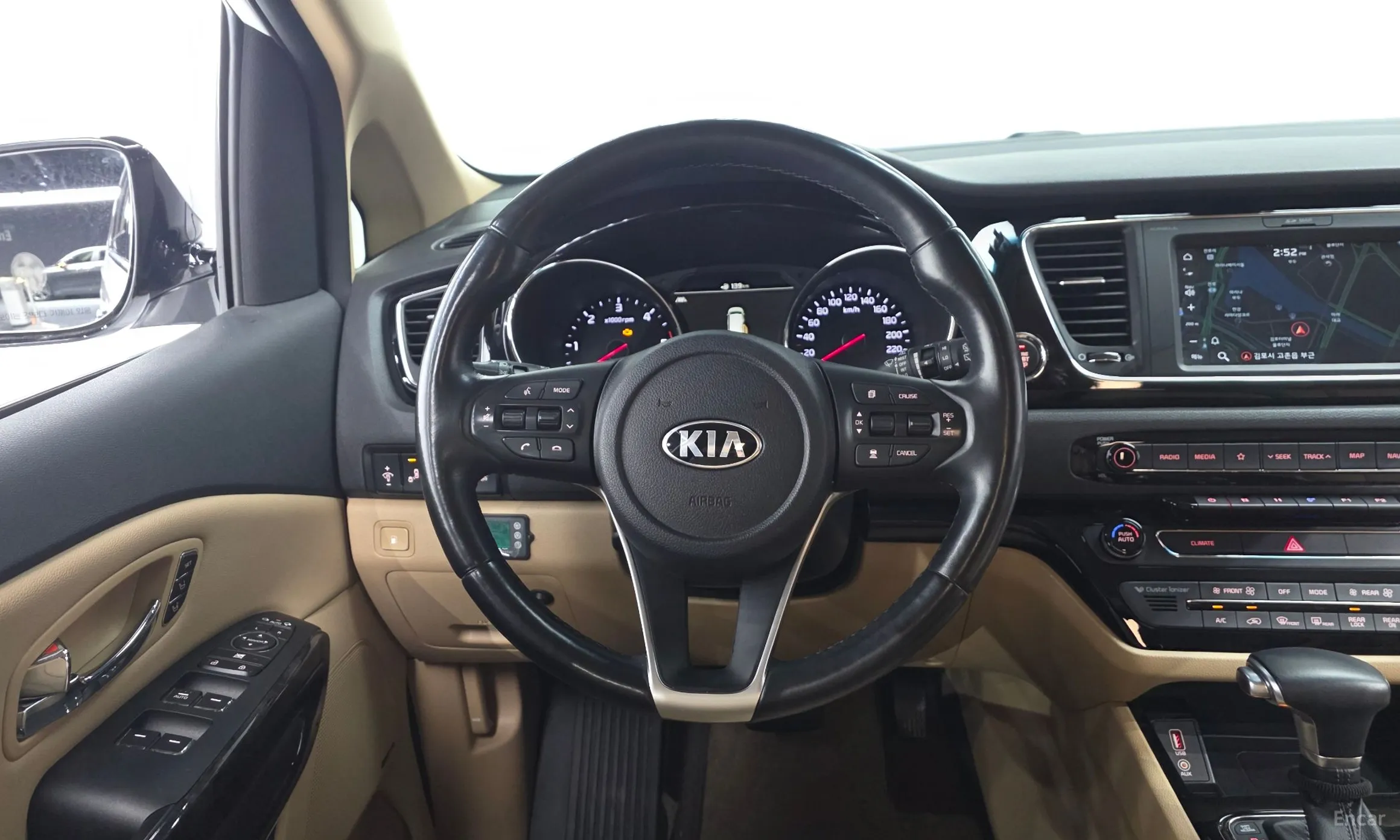 Kia Carnival превью 12