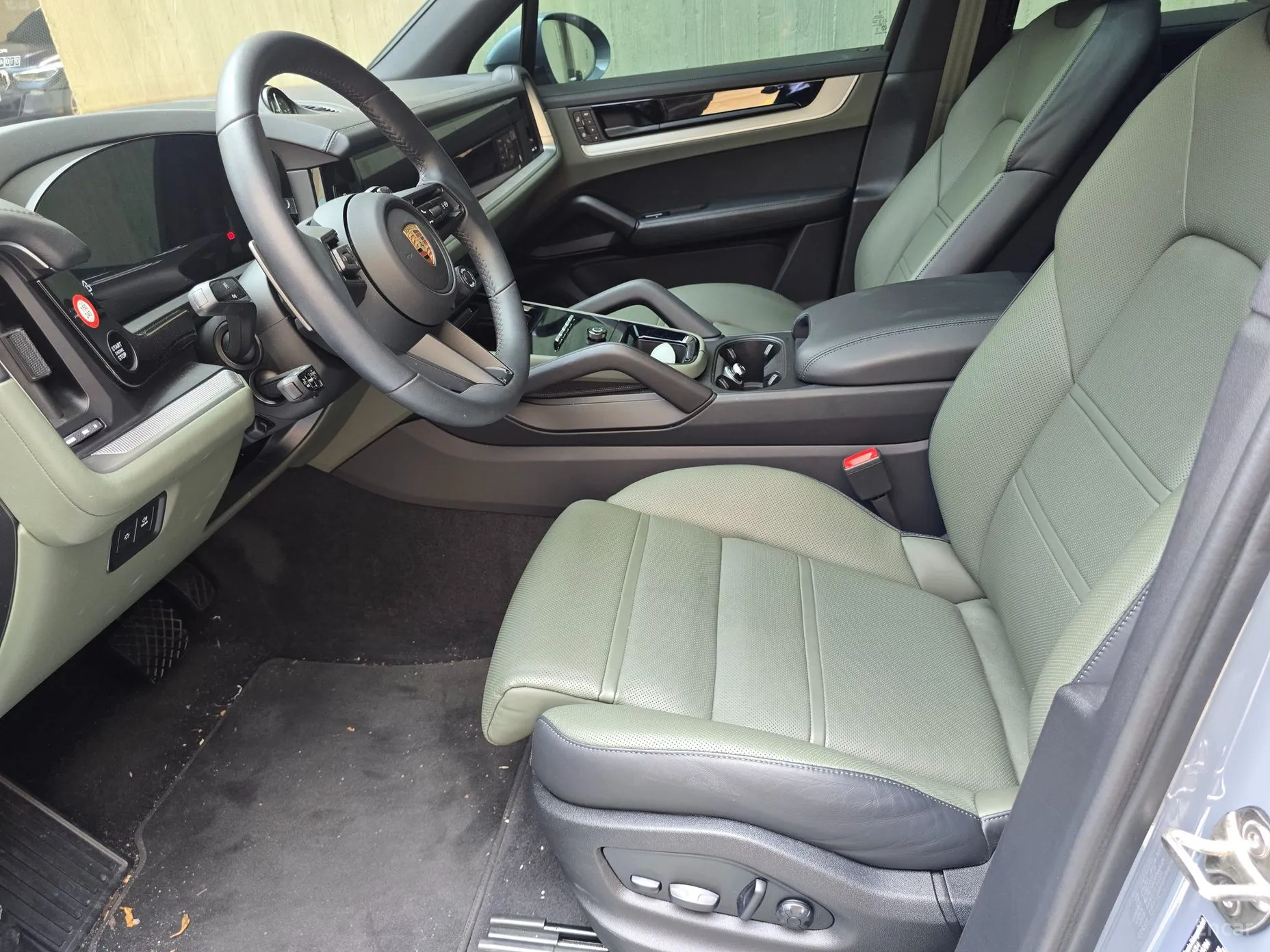 Porsche Cayenne (PO536) превью 10