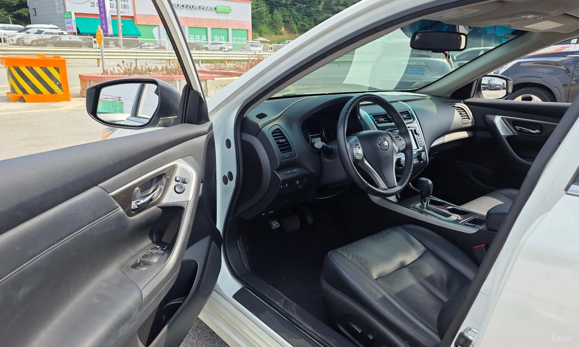 Nissan Altima превью 10