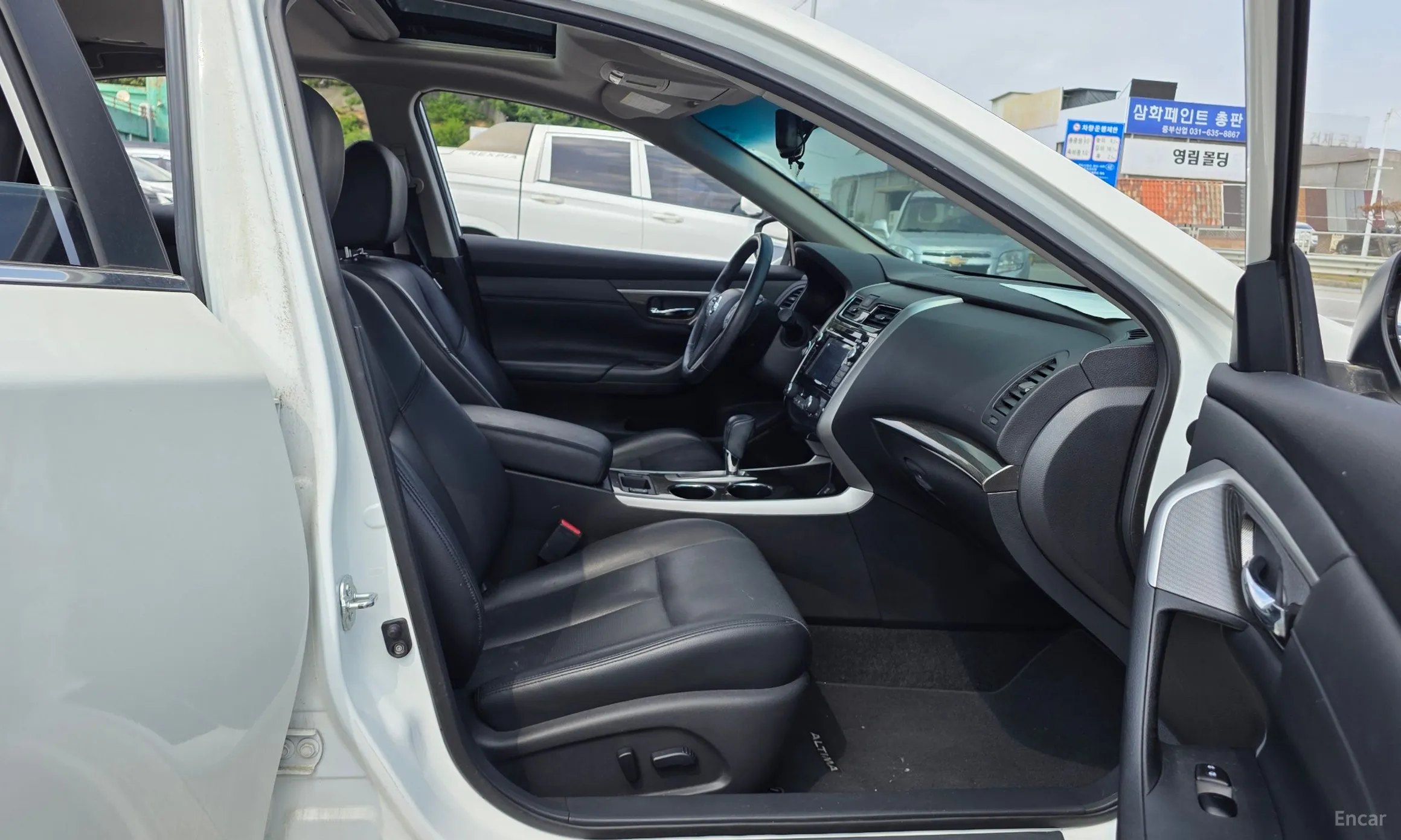 Nissan Altima превью 11
