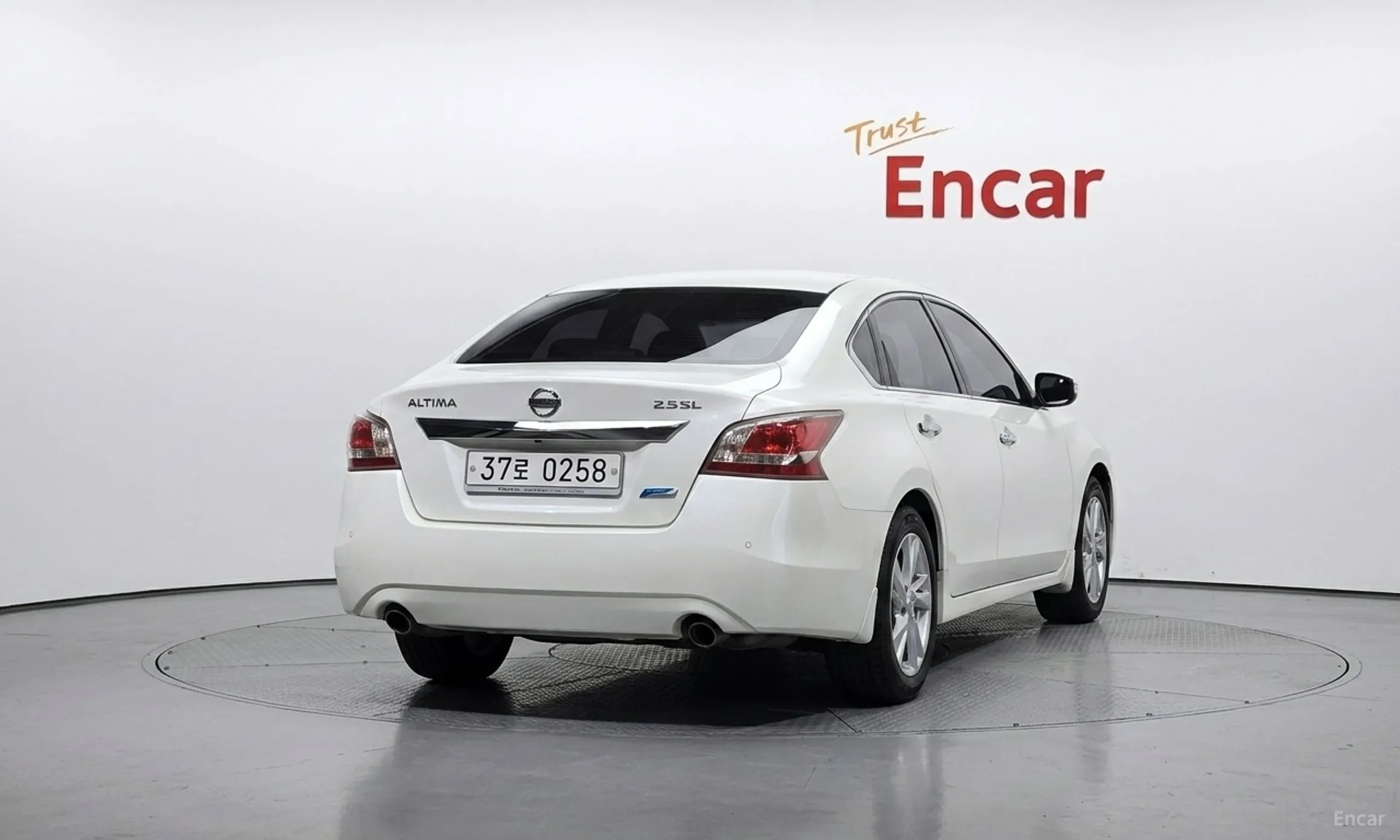 Nissan Altima превью 4