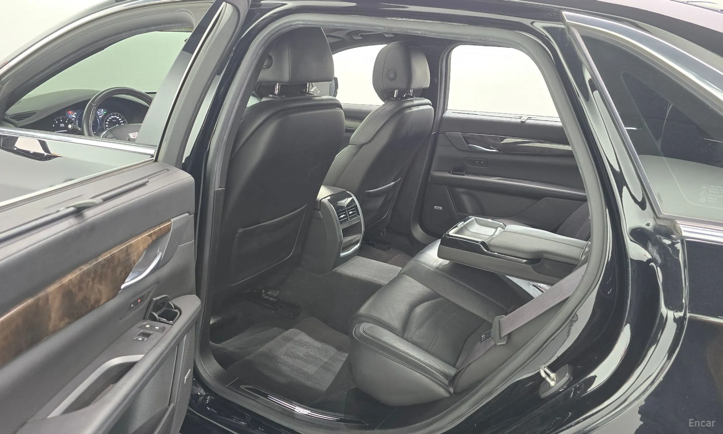 Cadillac CT6 превью 17