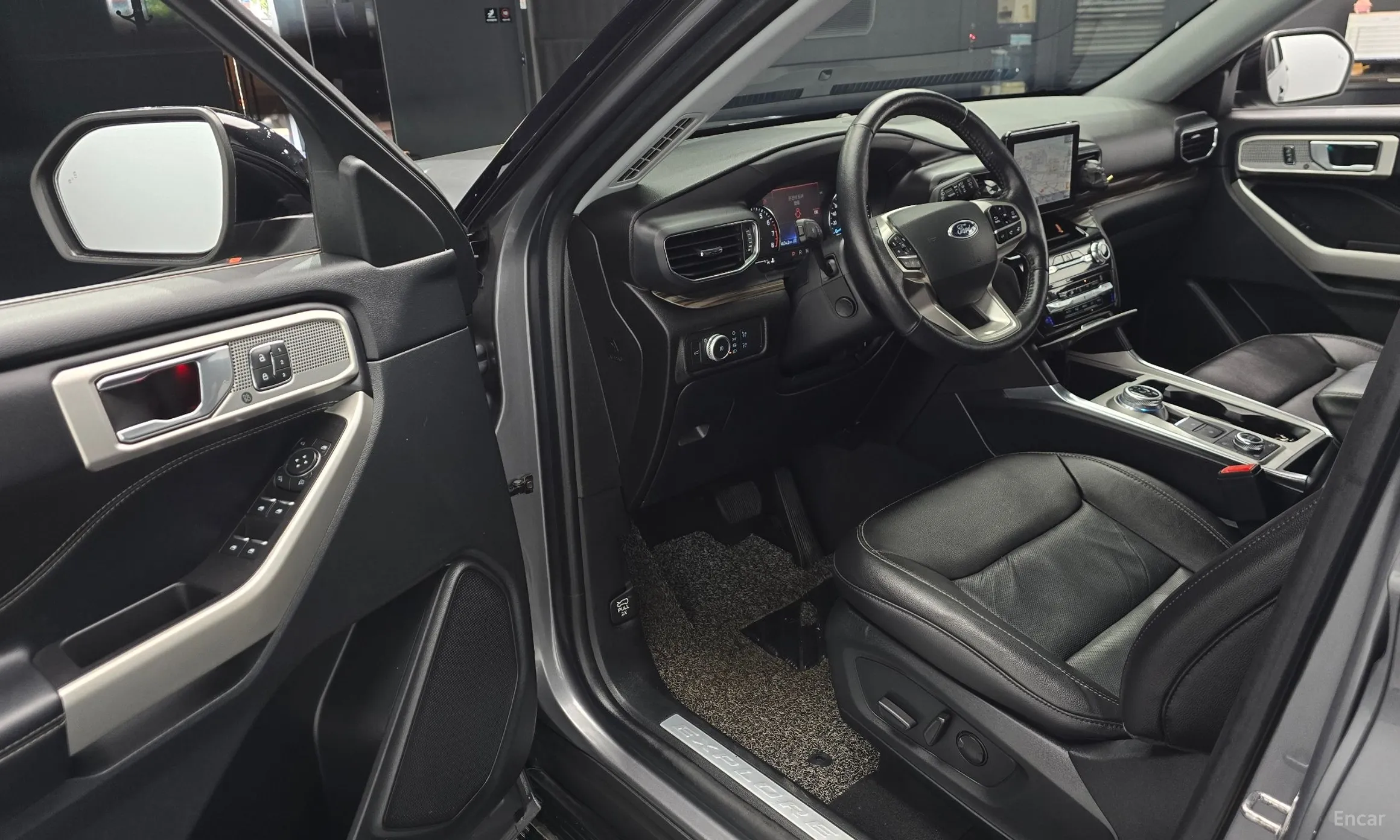 Ford Explorer 6th Generation превью 10