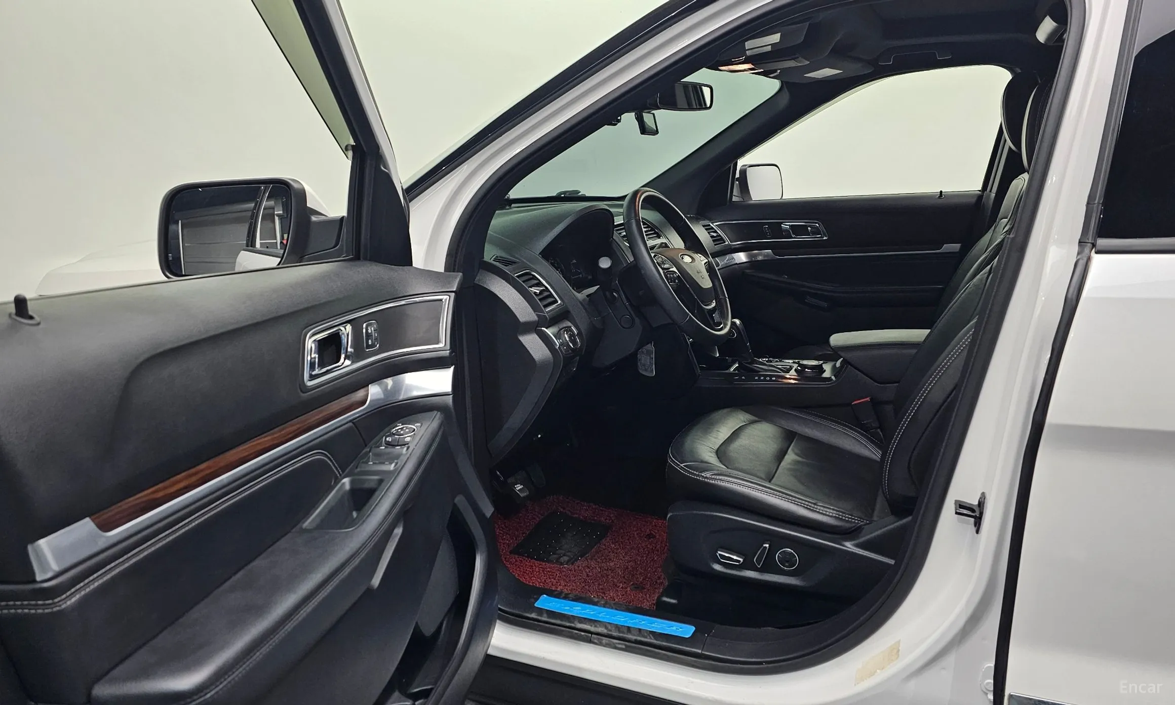 Ford Explorer превью 10