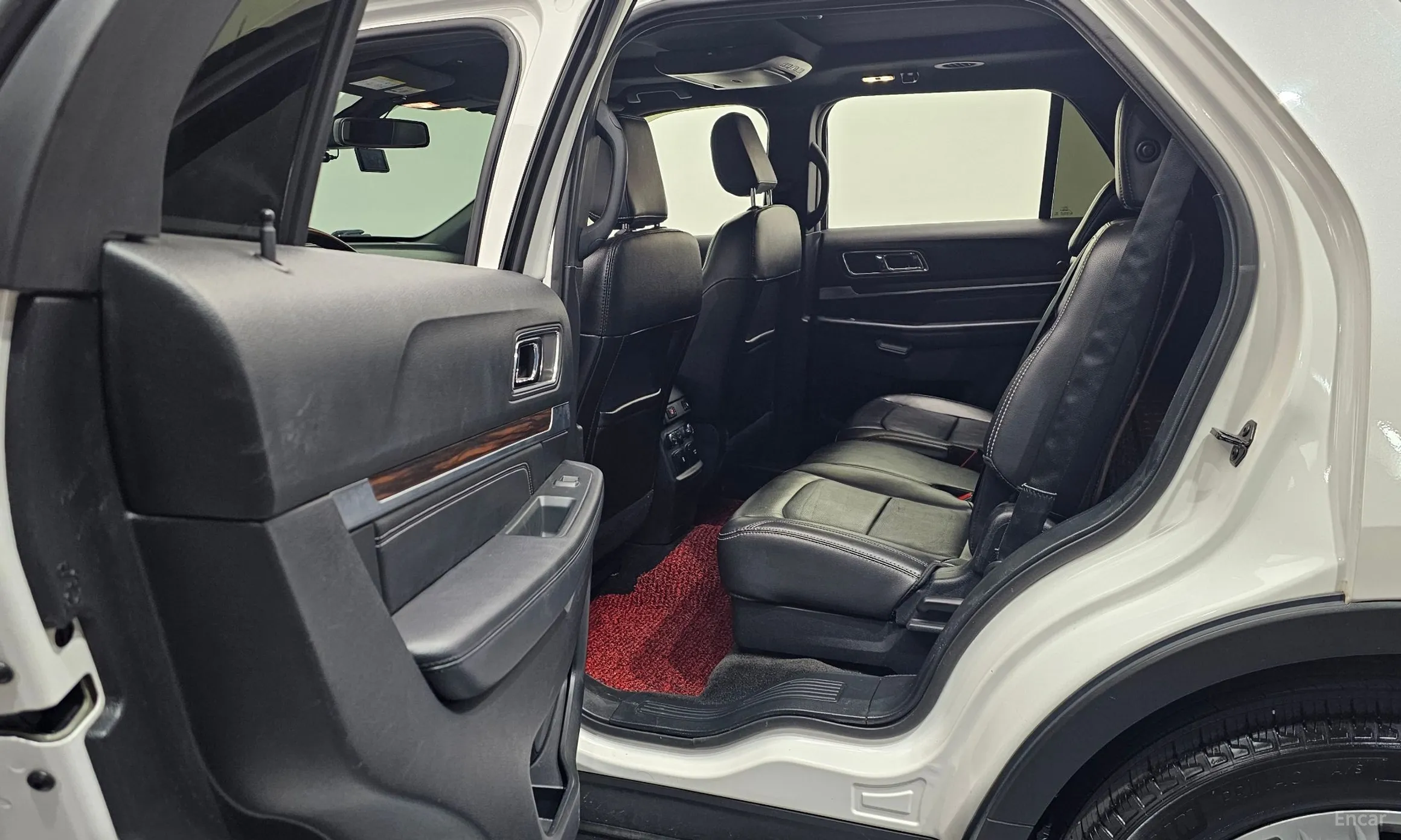 Ford Explorer превью 11