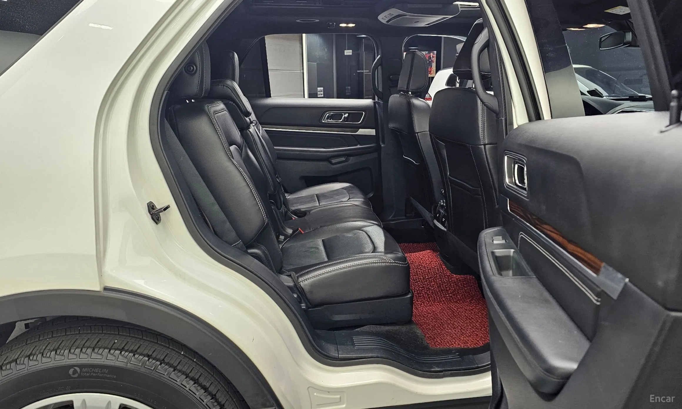 Ford Explorer превью 12