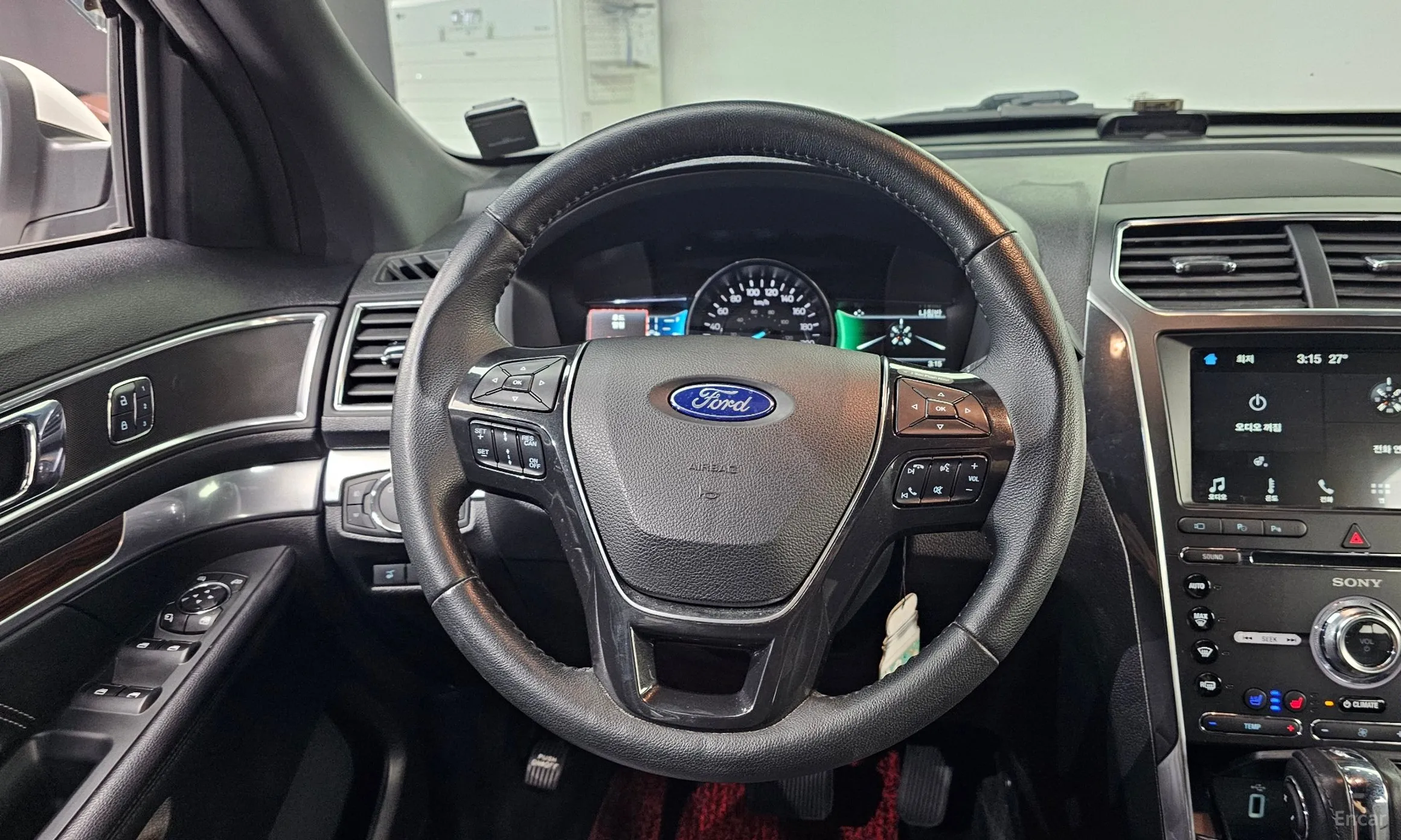 Ford Explorer превью 13