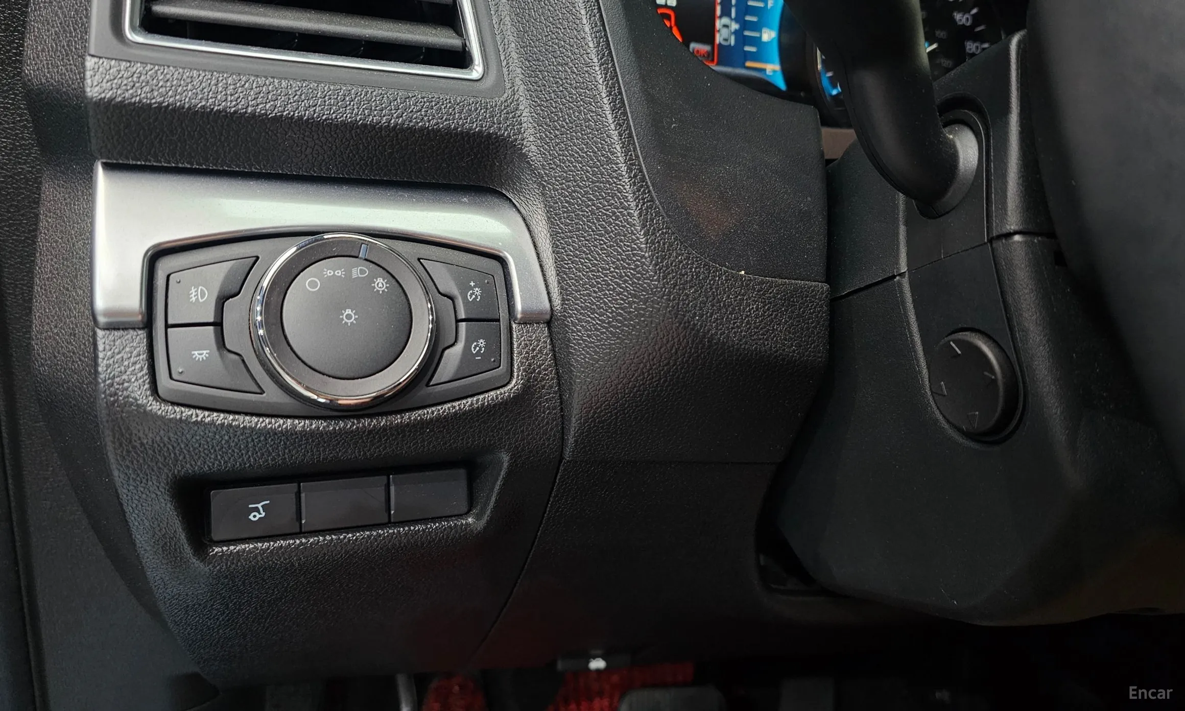 Ford Explorer превью 17
