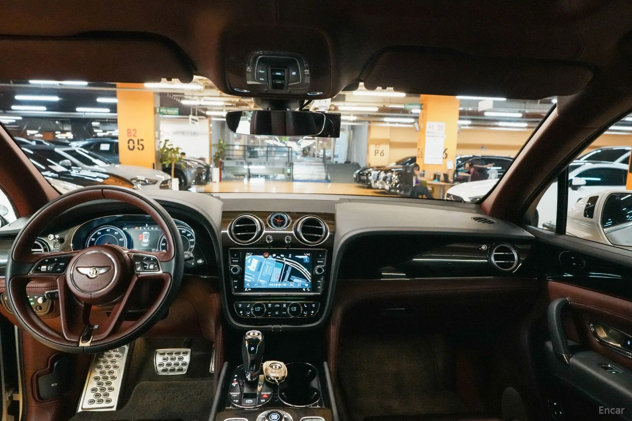 Bentley Bentayga превью 10