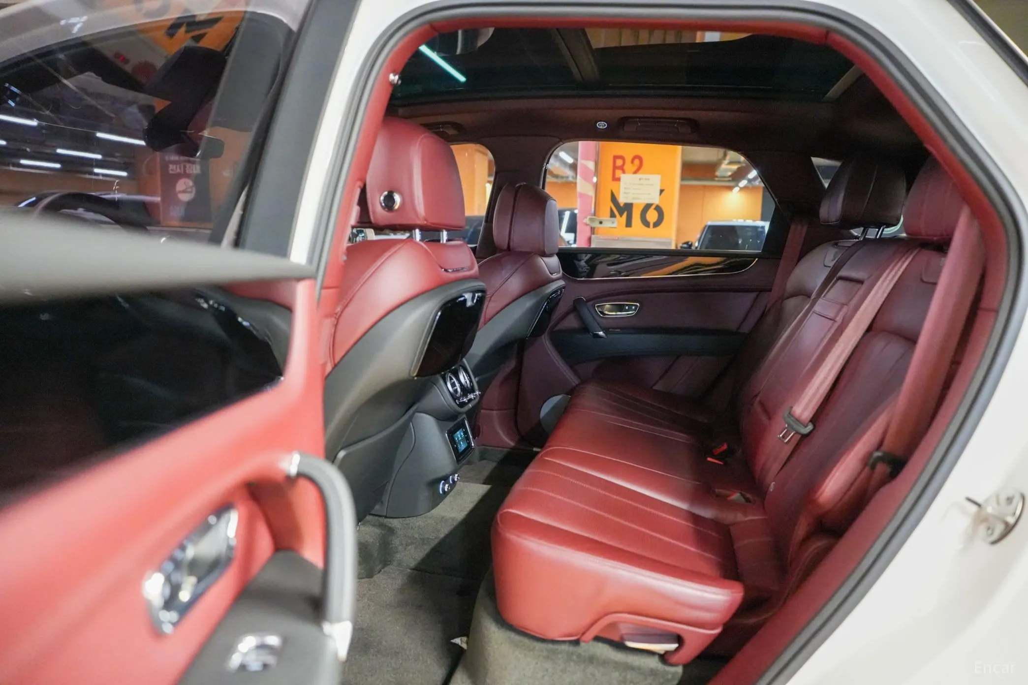 Bentley Bentayga превью 14