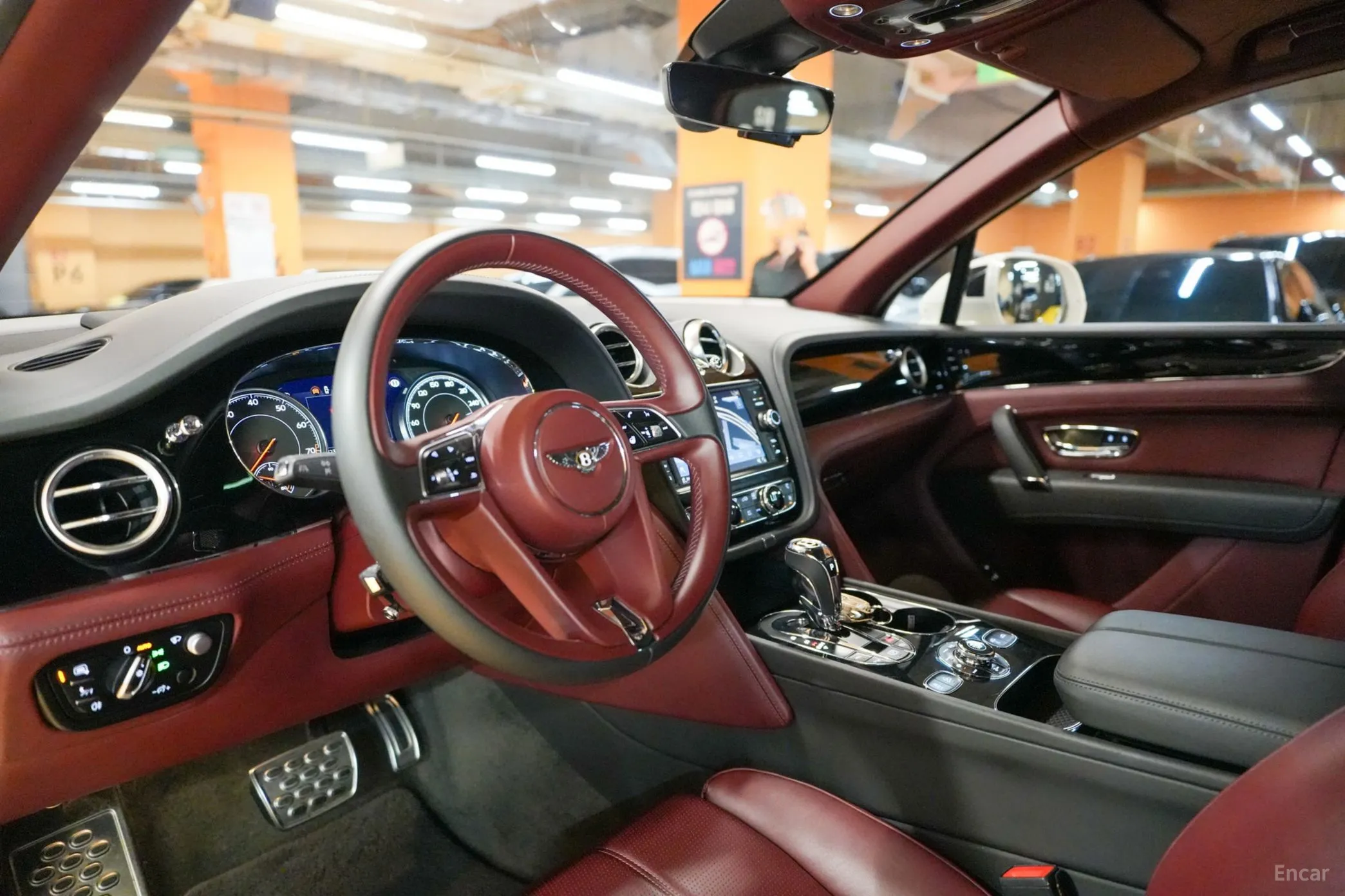Bentley Bentayga превью 15