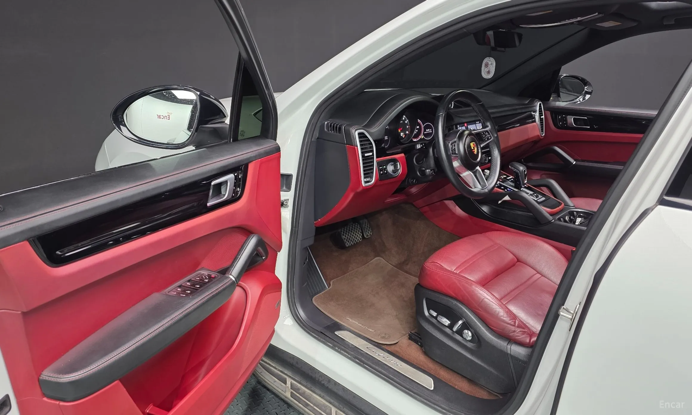Porsche Cayenne (PO536) превью 10