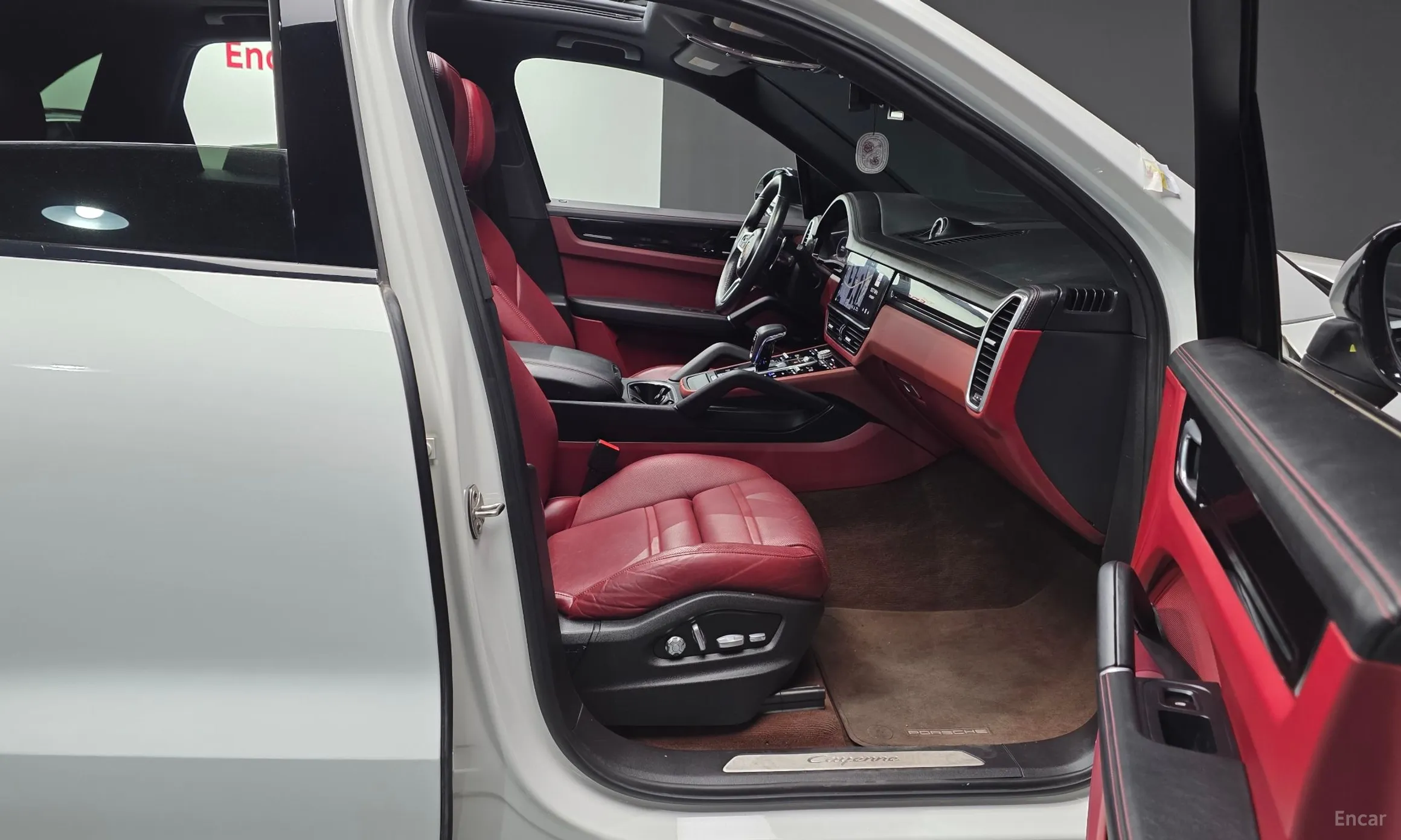 Porsche Cayenne (PO536) превью 11