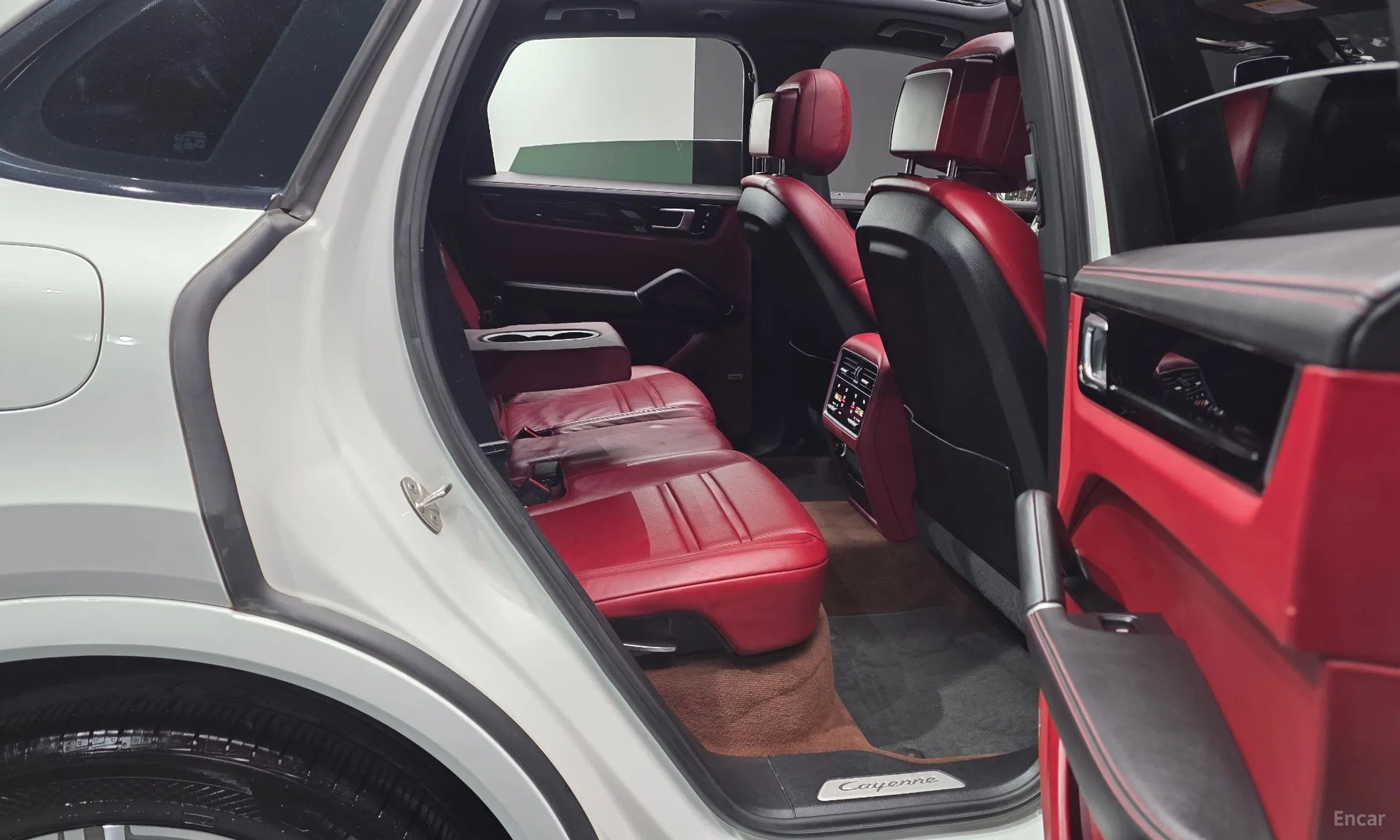 Porsche Cayenne (PO536) превью 12