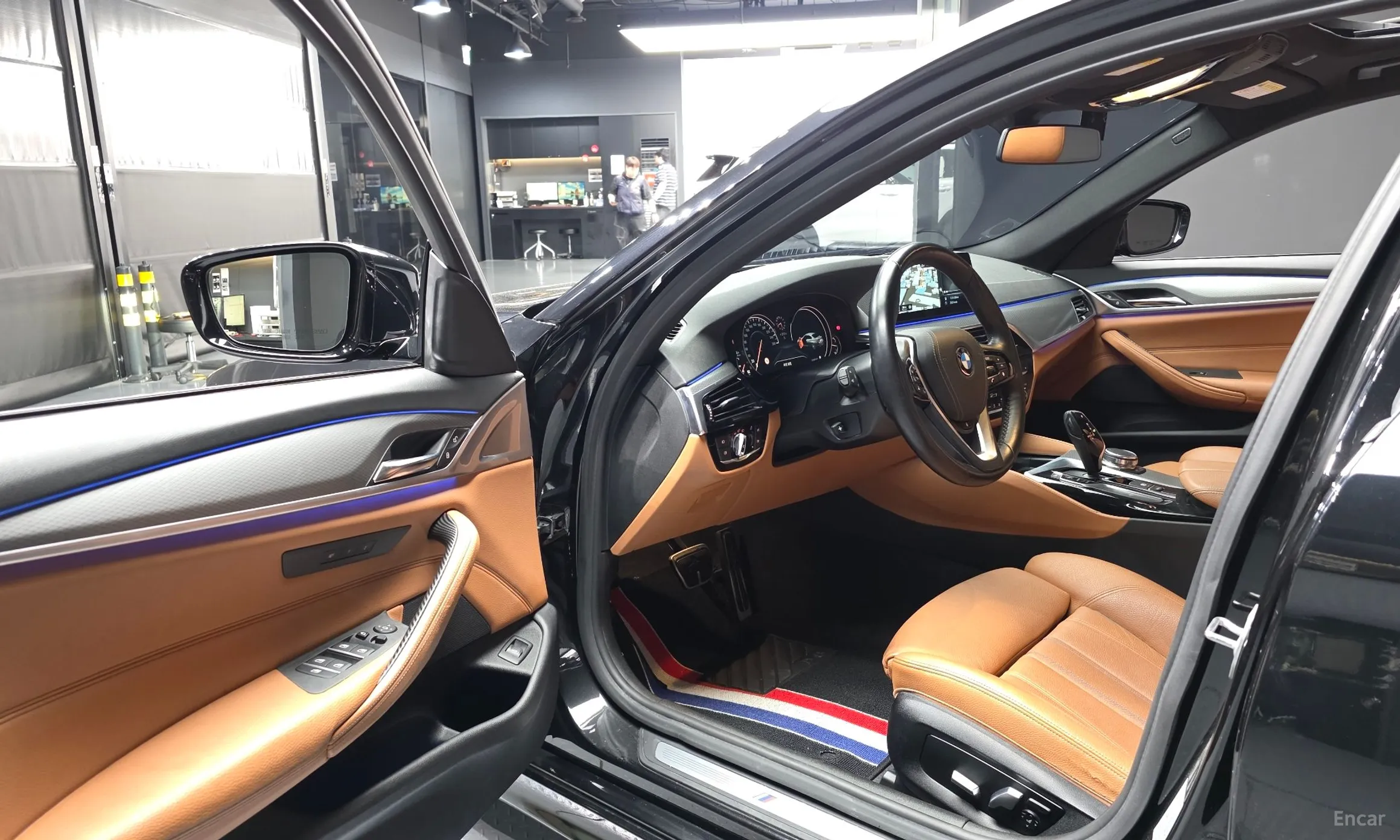BMW 5 Series (G30) превью 10