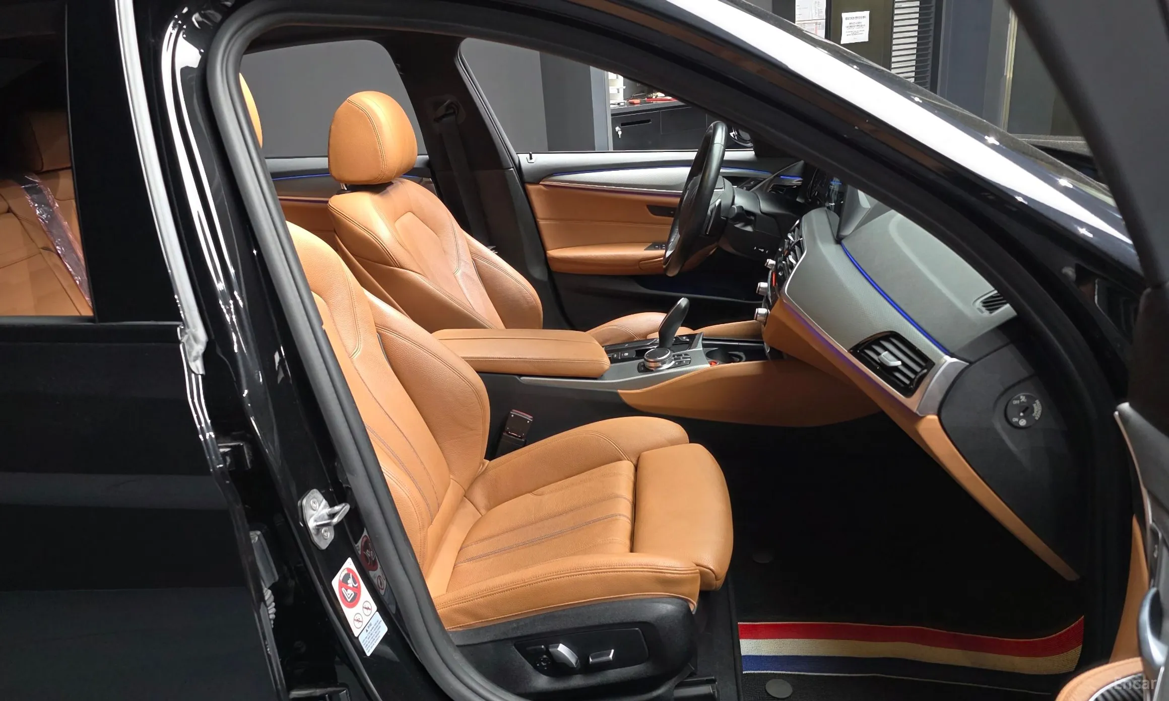 BMW 5 Series (G30) превью 11