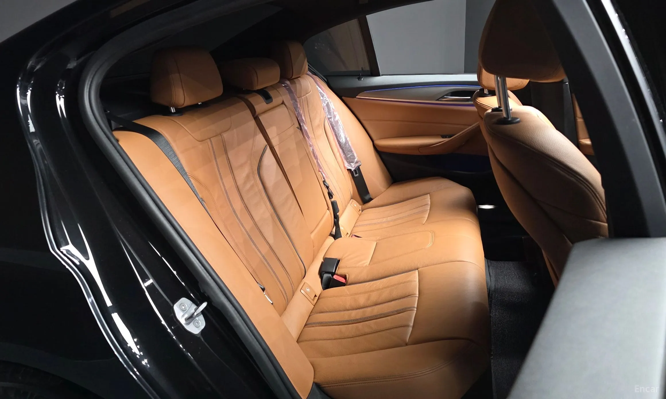 BMW 5 Series (G30) превью 12