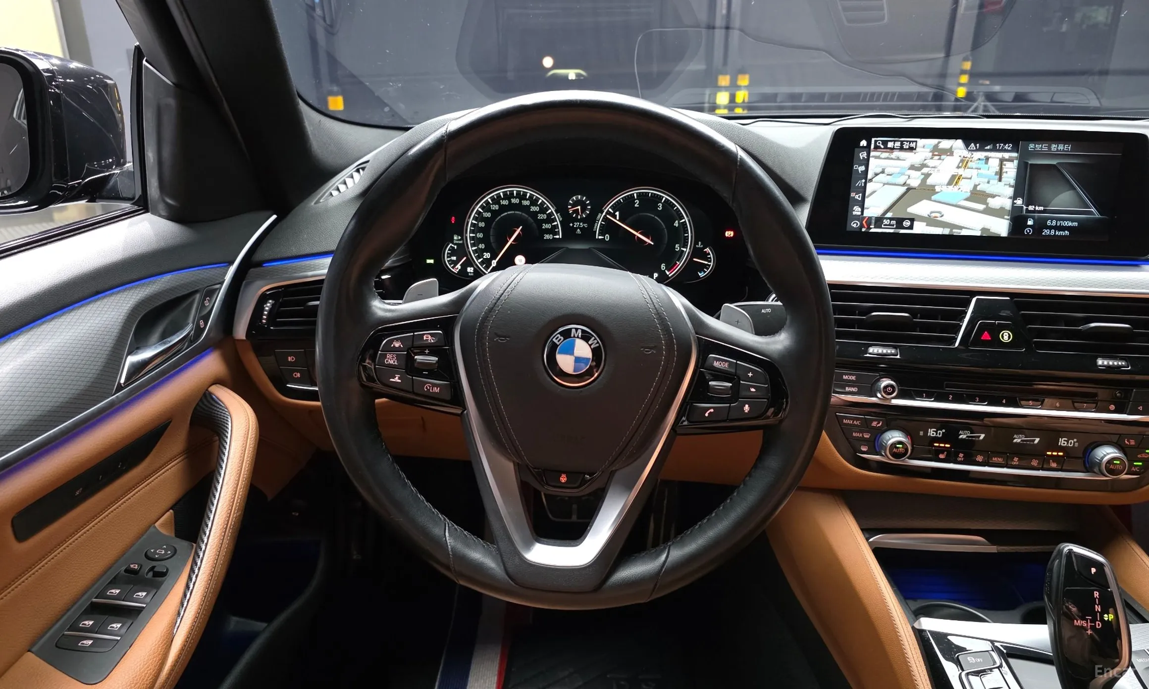 BMW 5 Series (G30) превью 13