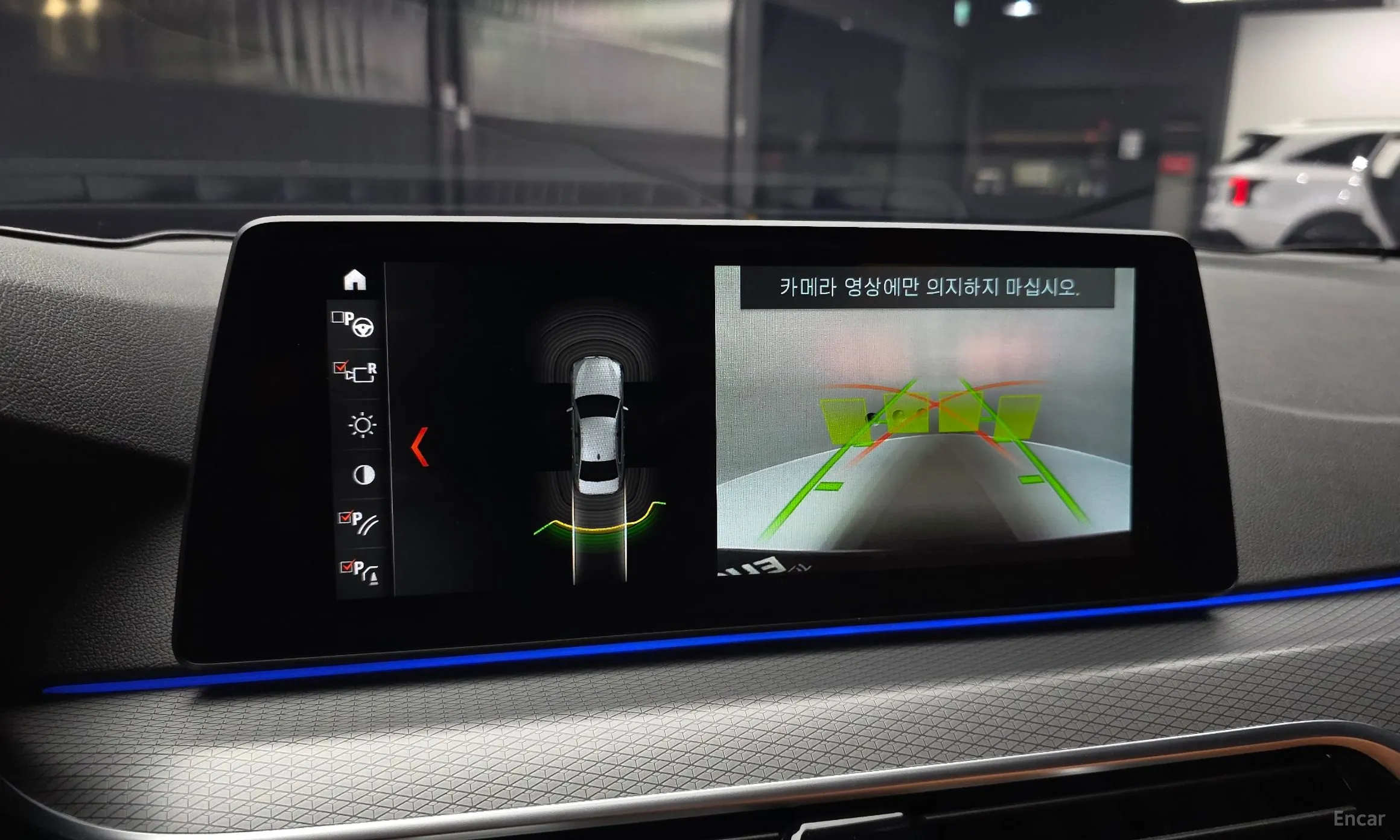BMW 5 Series (G30) превью 15