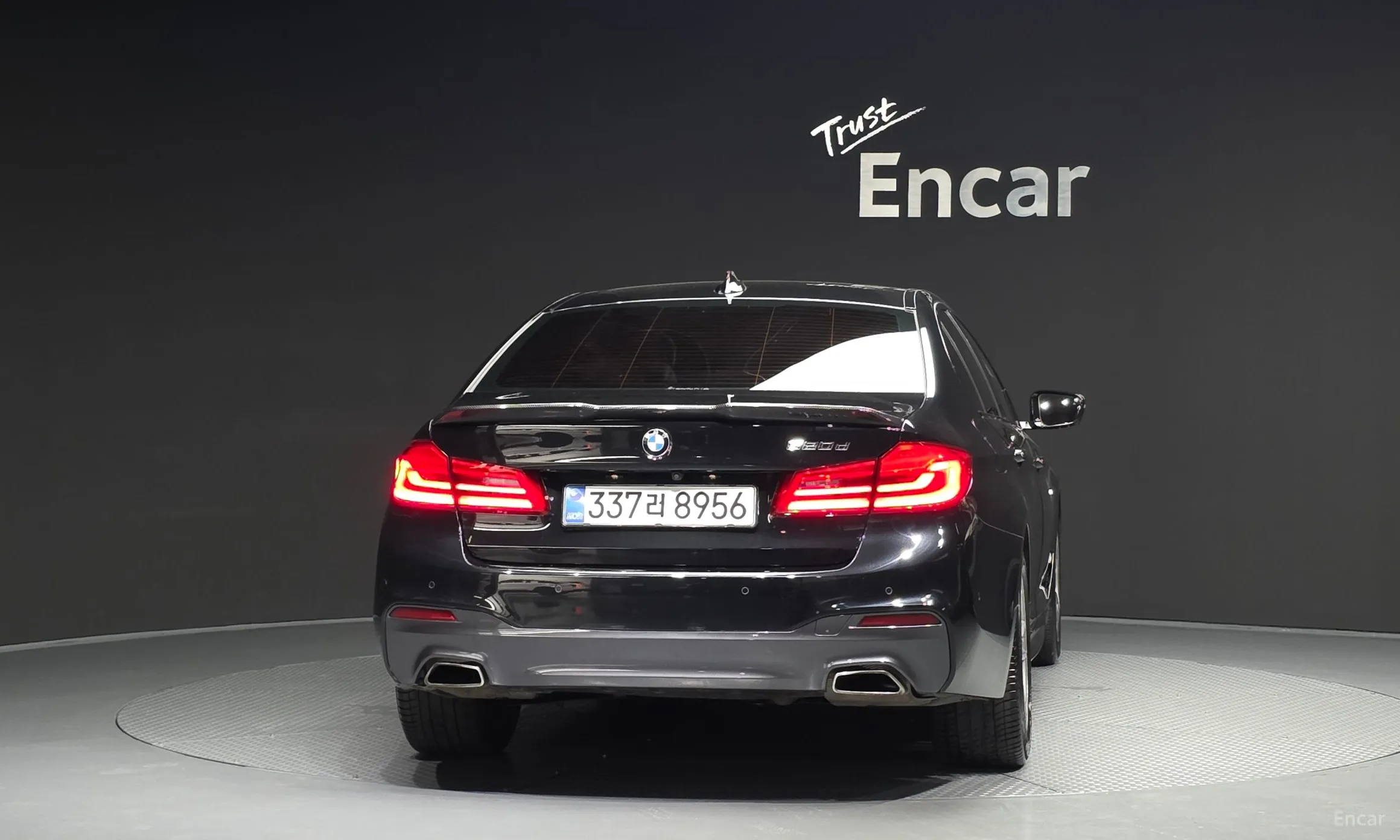 BMW 5 Series (G30) превью 4