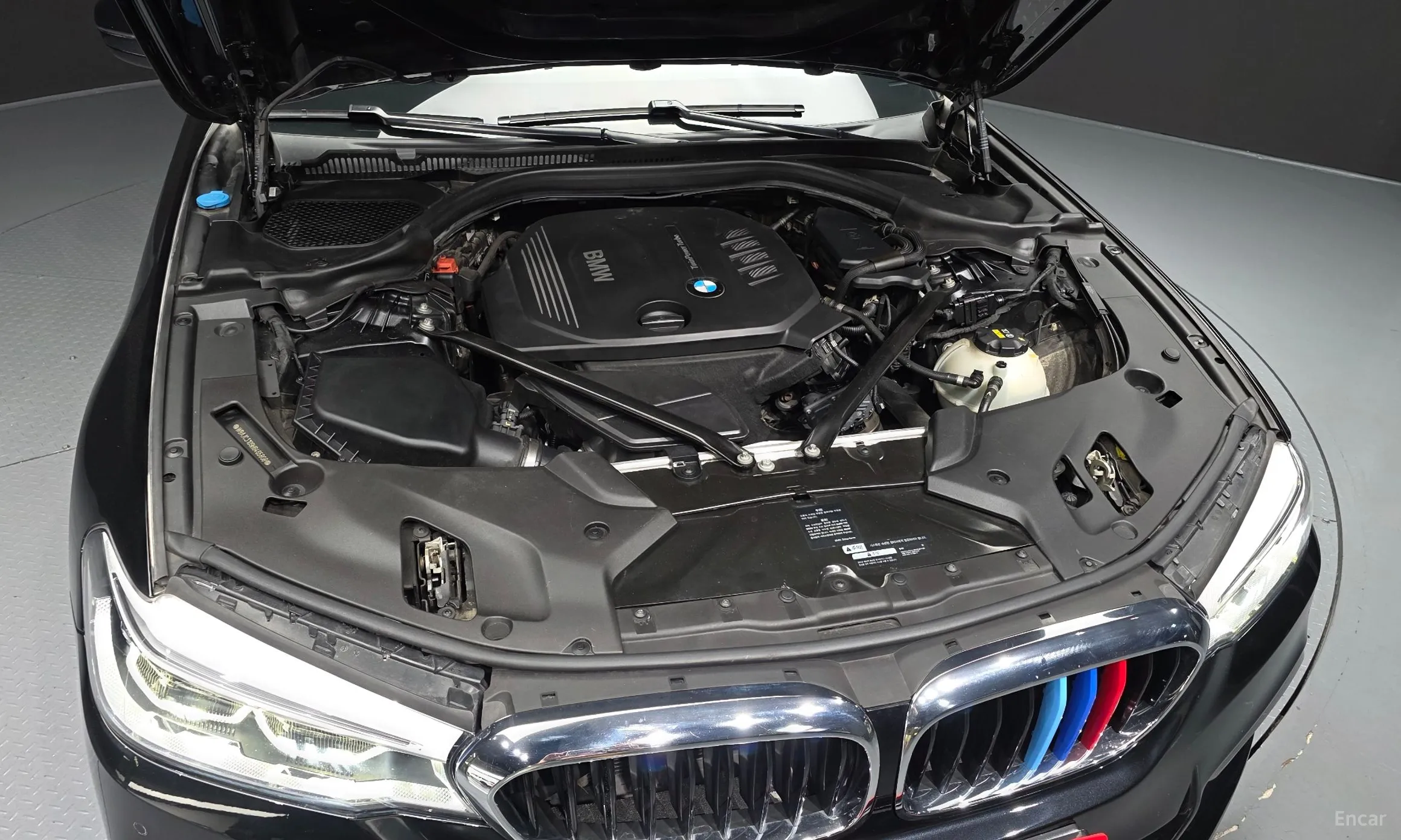 BMW 5 Series (G30) превью 6