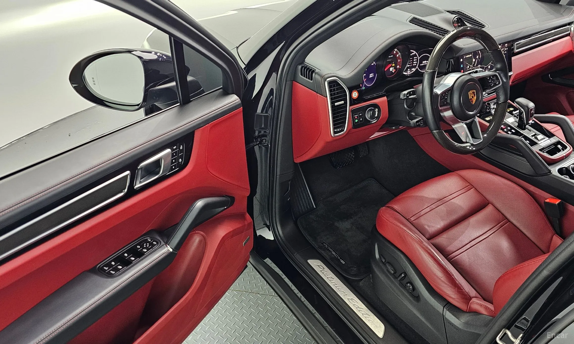 Porsche Cayenne (PO536) превью 10