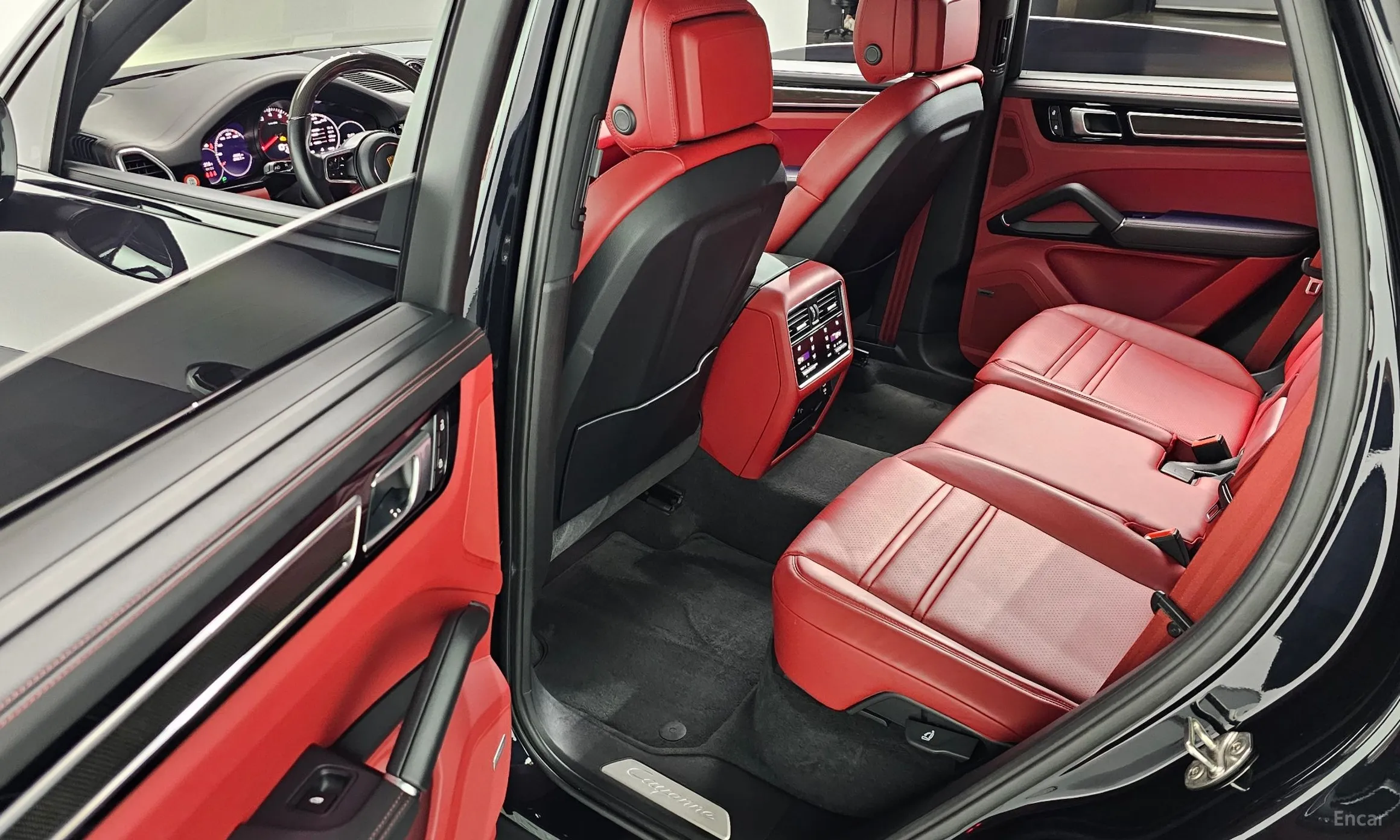 Porsche Cayenne (PO536) превью 12