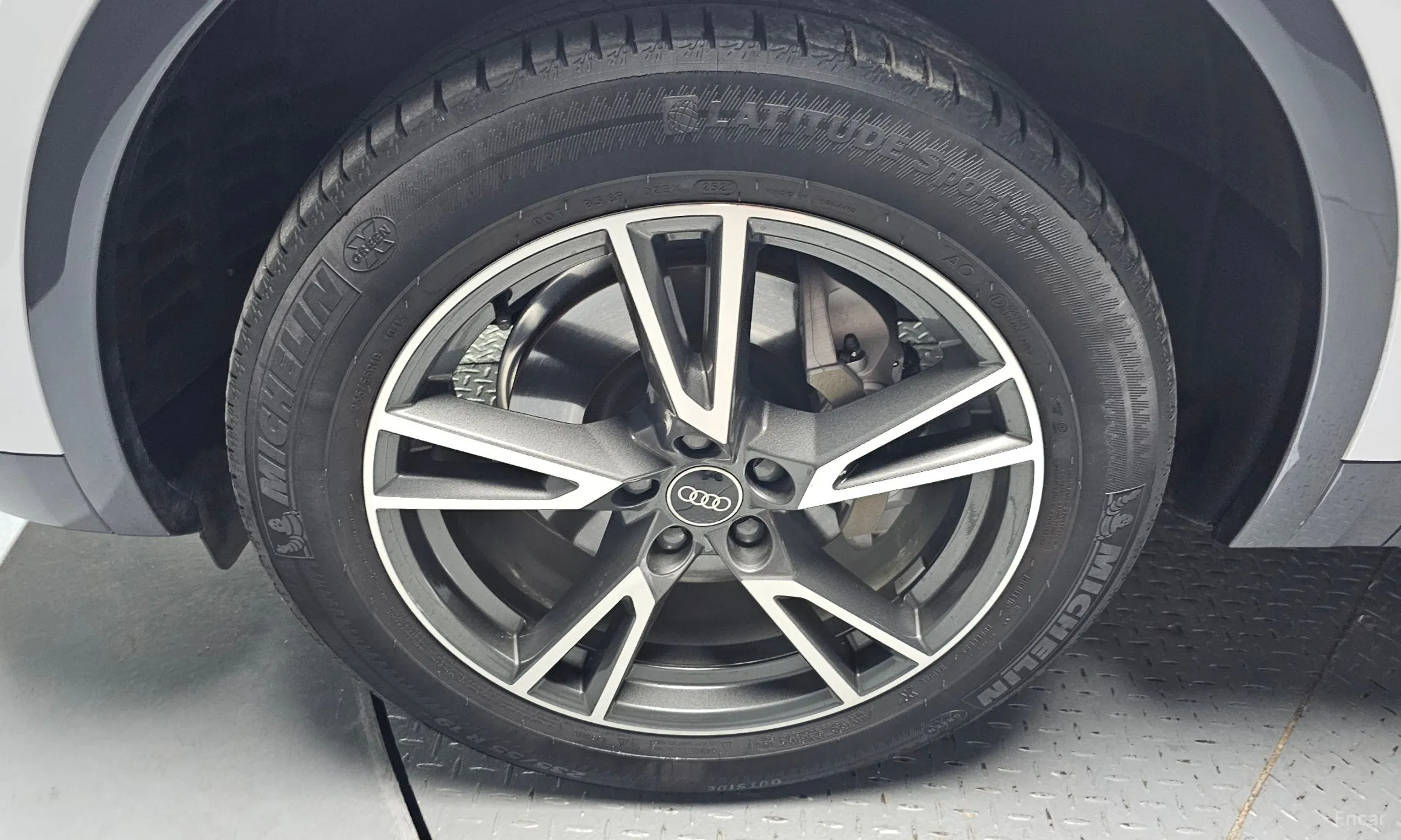 Audi Q5 (FY) превью 5