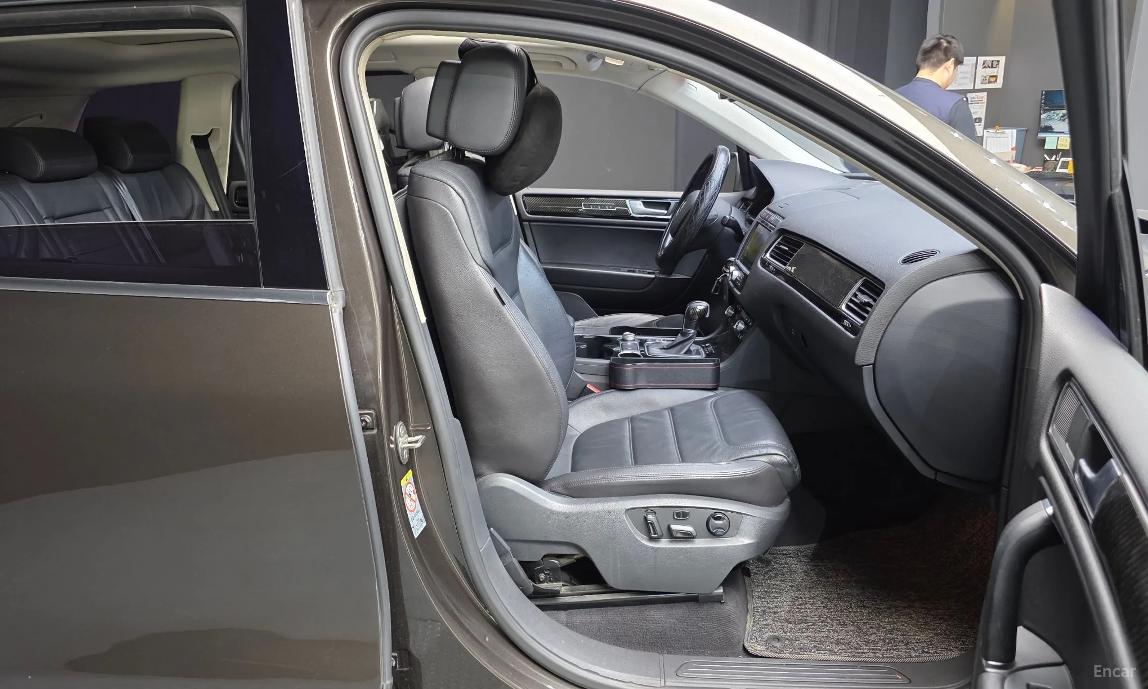 Volkswagen New Touareg превью 12