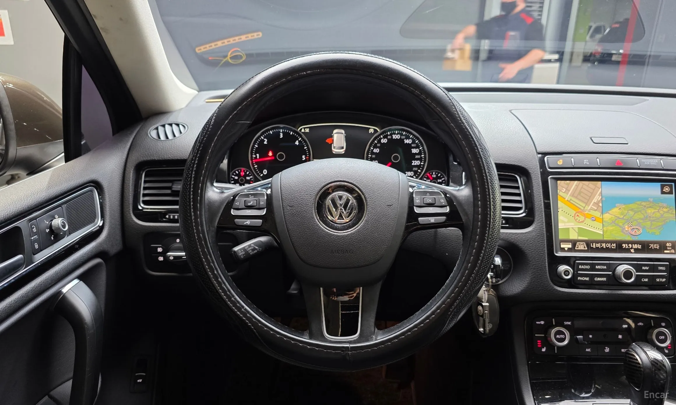 Volkswagen New Touareg превью 13