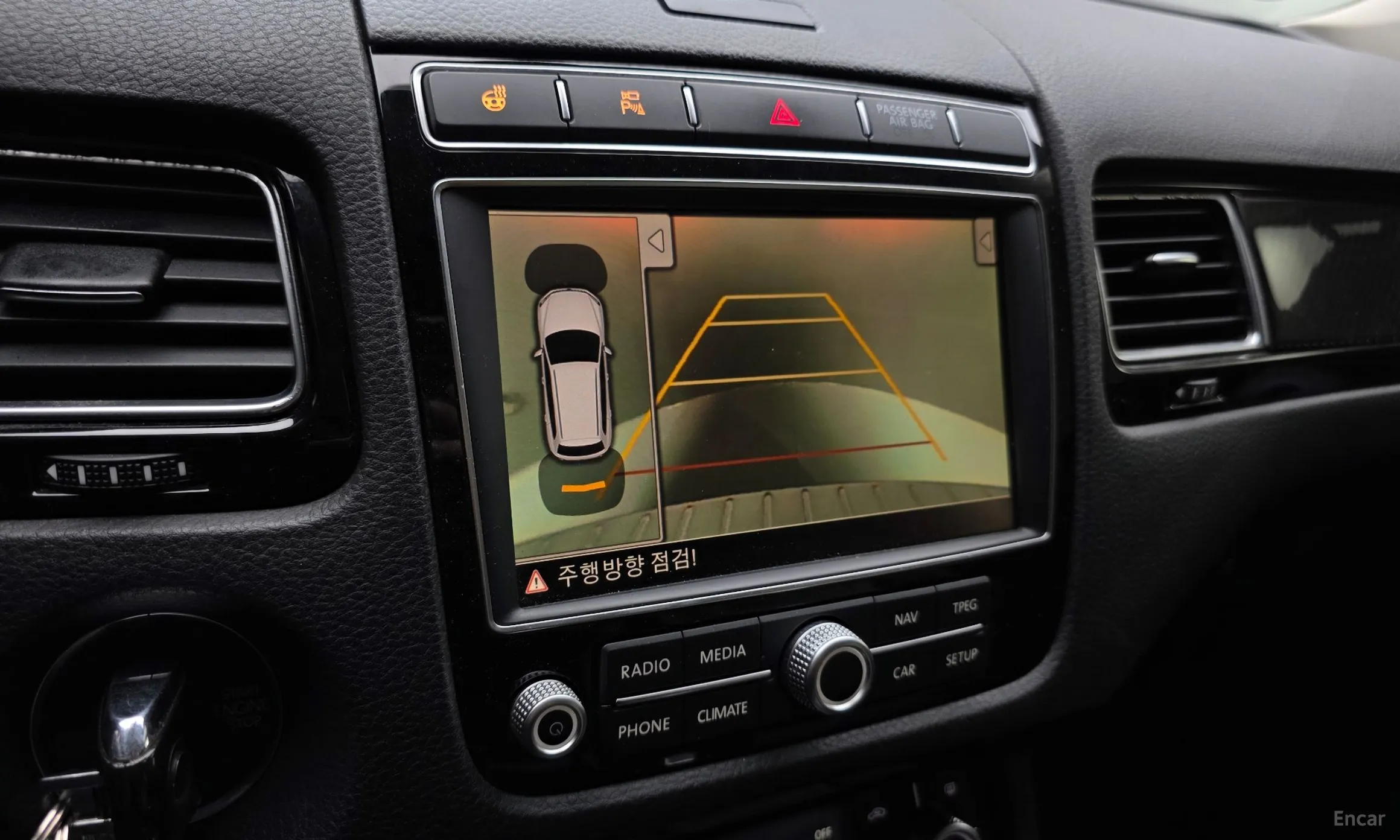 Volkswagen New Touareg превью 16