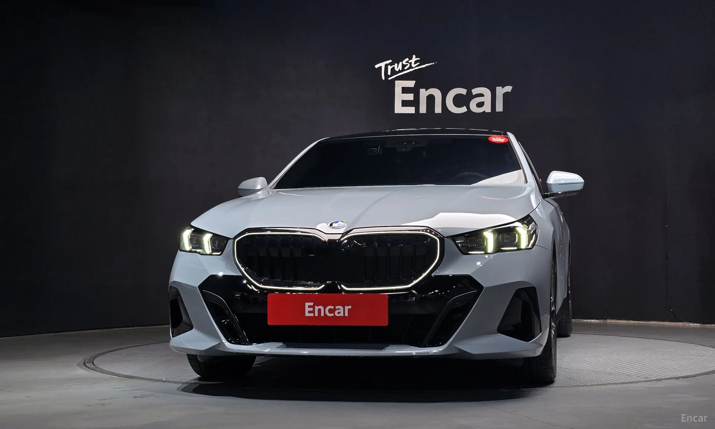 BMW 5 Series (G60) превью 3