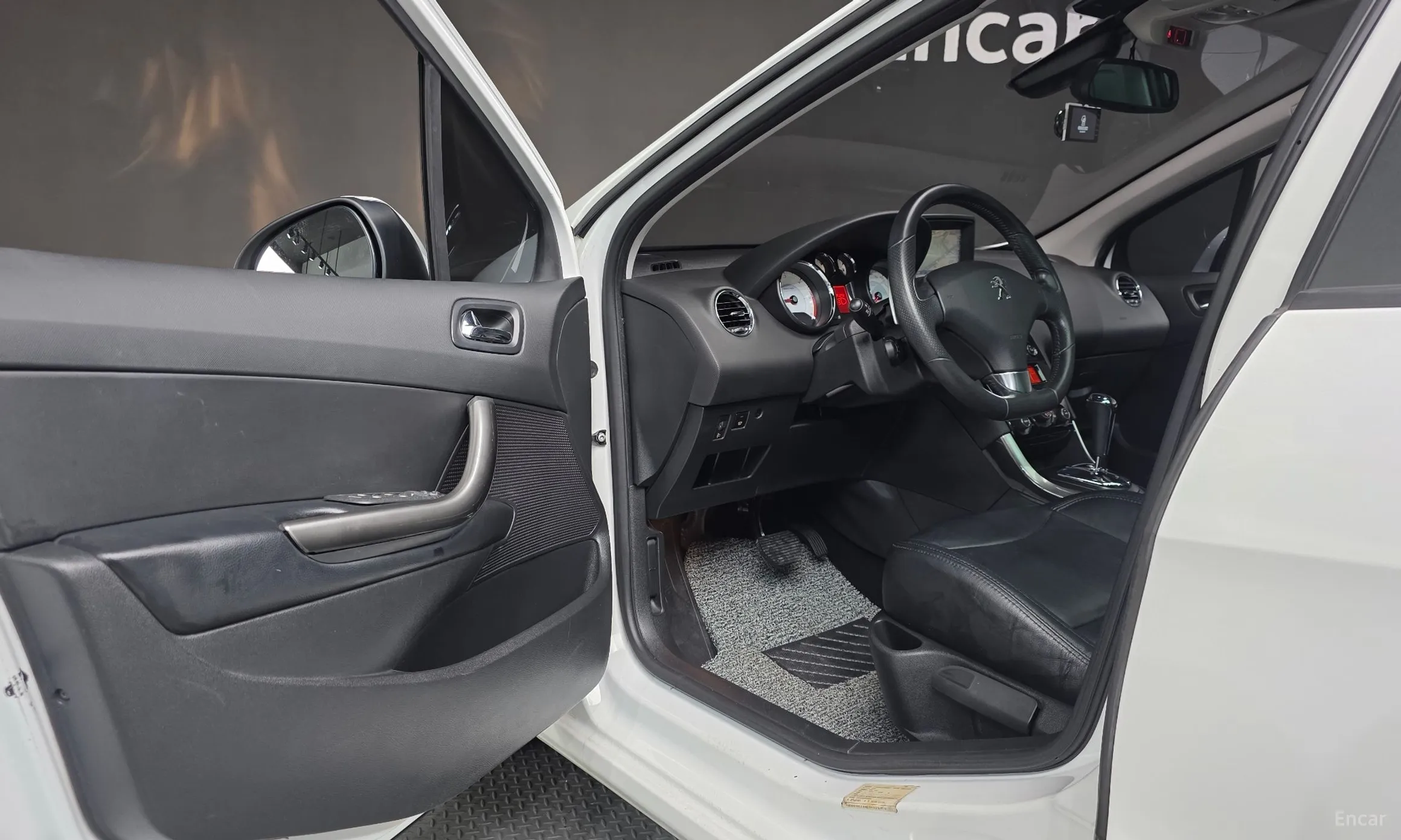 Peugeot 308 превью 10