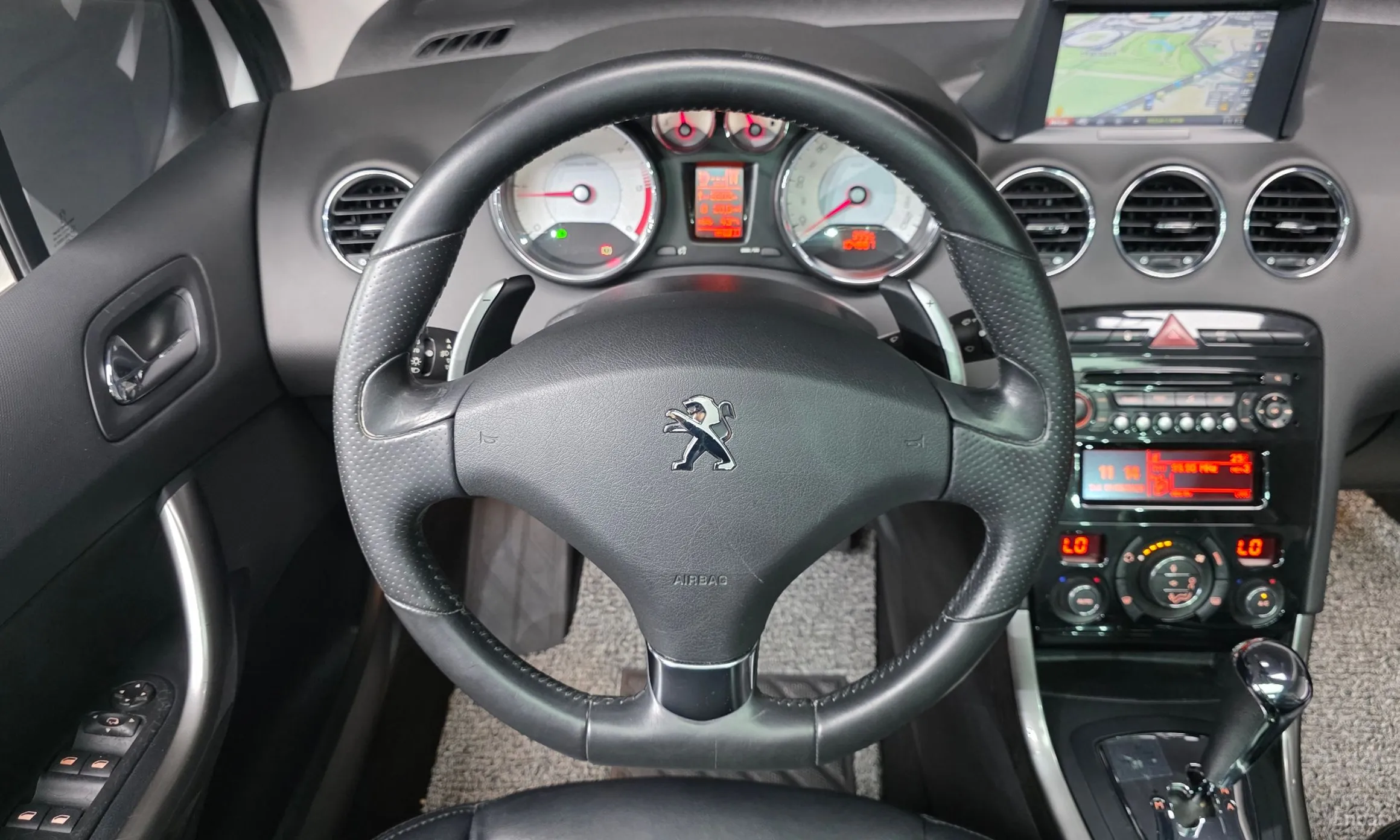 Peugeot 308 превью 13