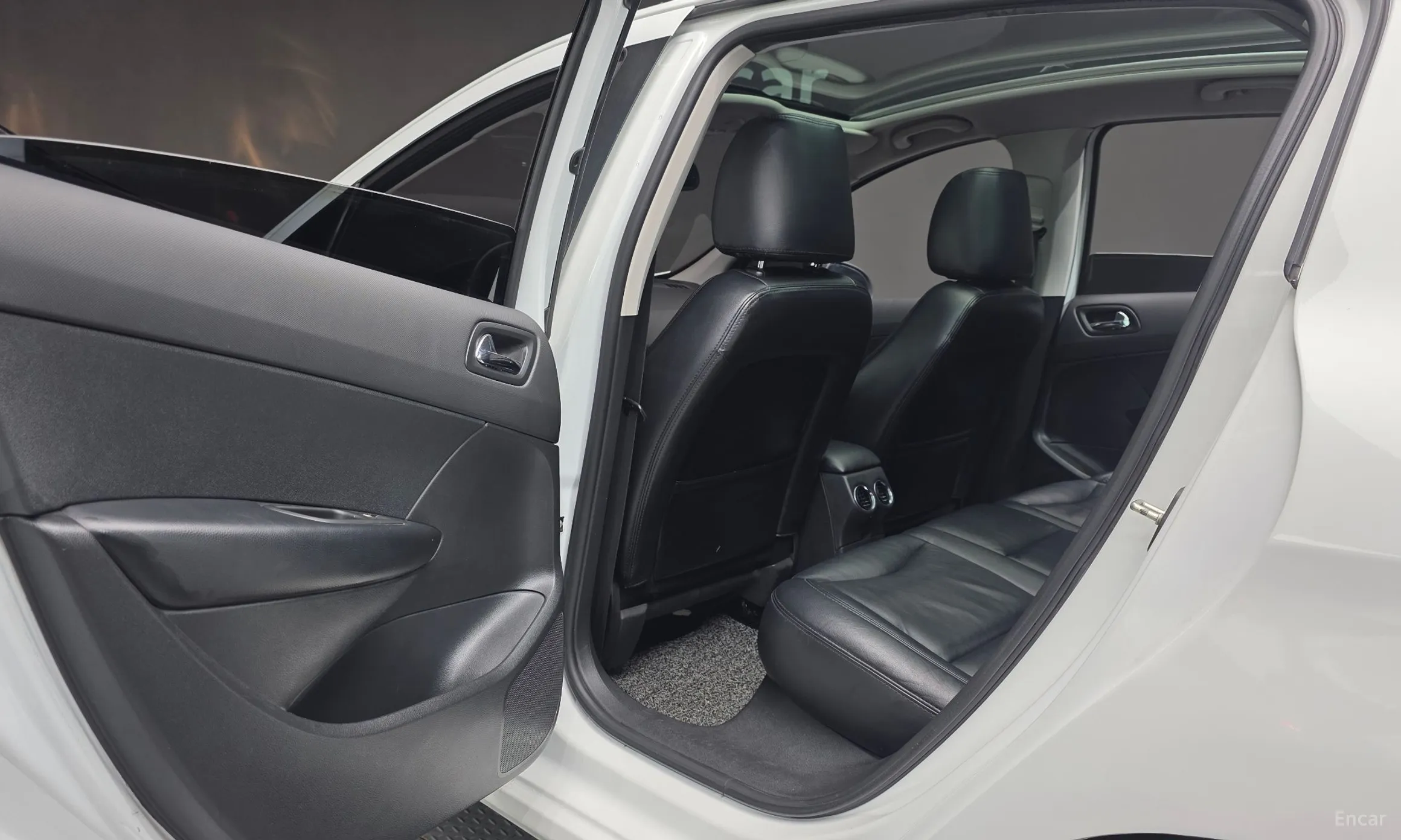 Peugeot 308 превью 16