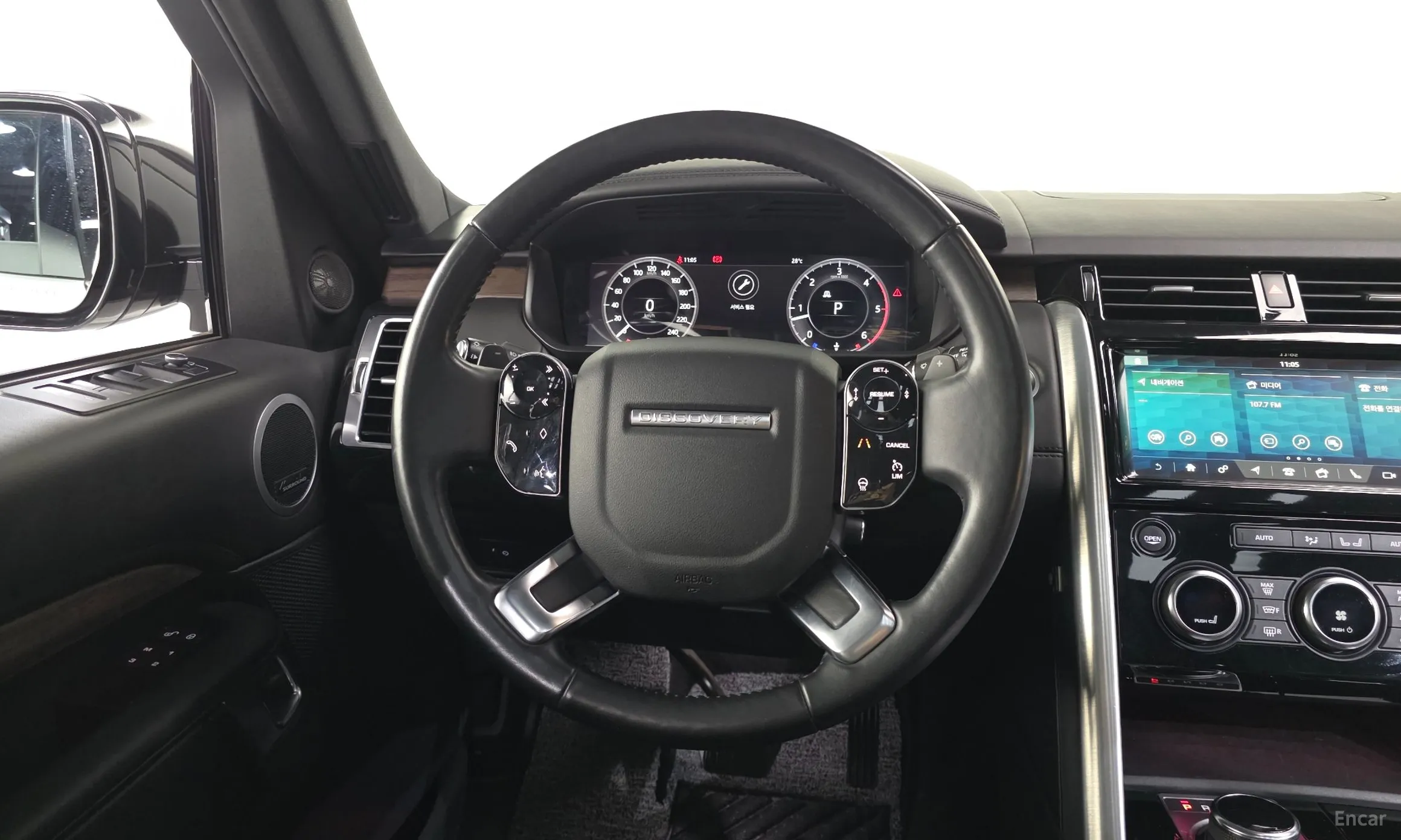Land Rover Discovery 5 превью 13