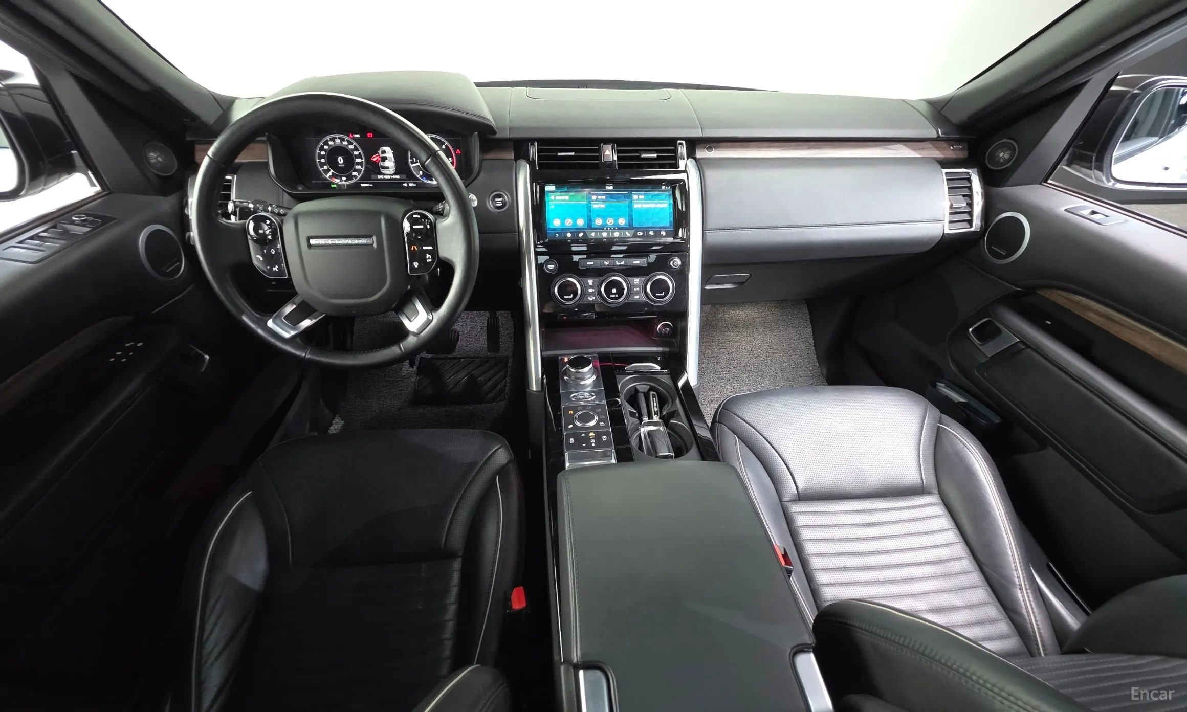 Land Rover Discovery 5 превью 7